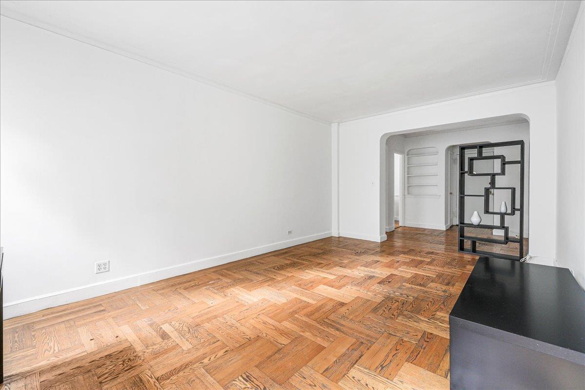 Coop Boston  Bronx, NY 10462, MLS-835618-10