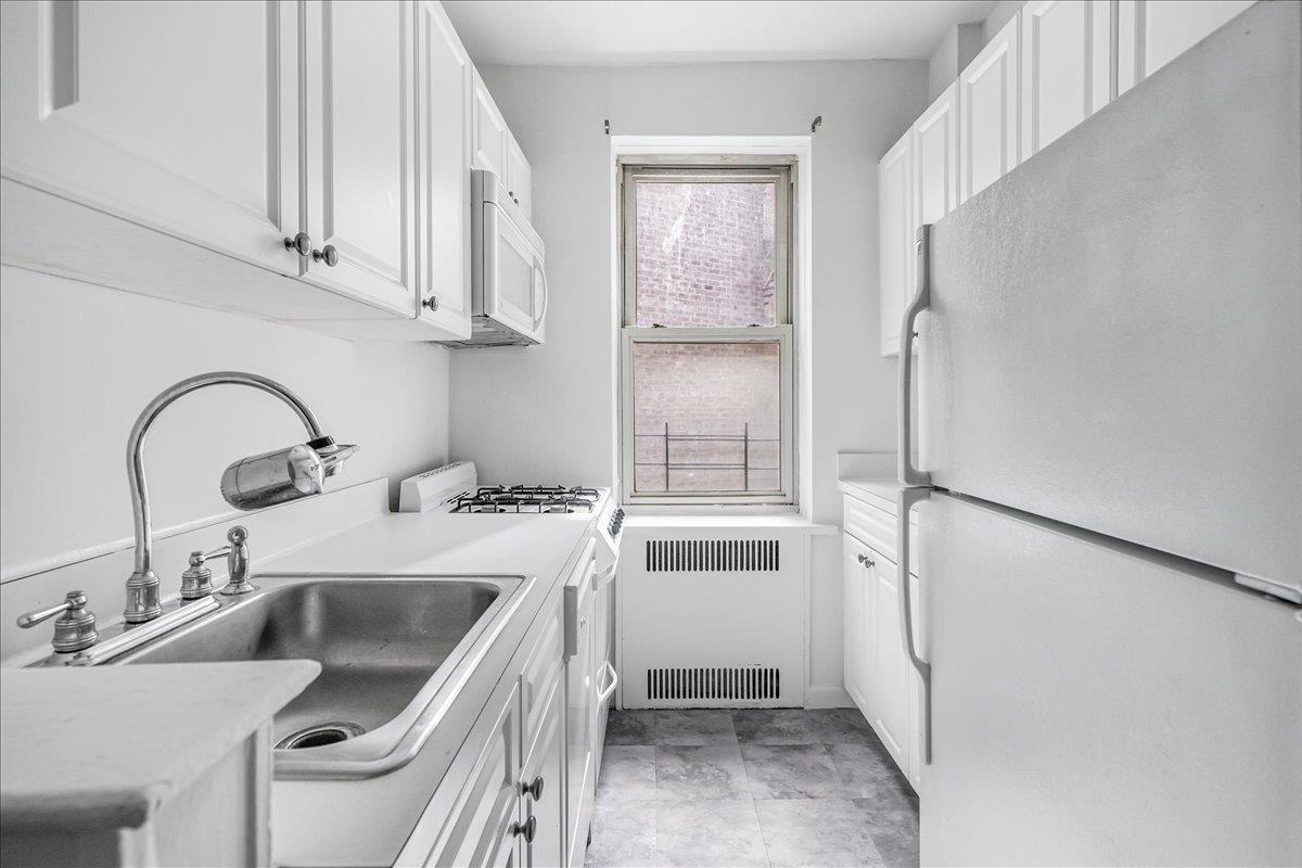 Coop Boston  Bronx, NY 10462, MLS-835618-4