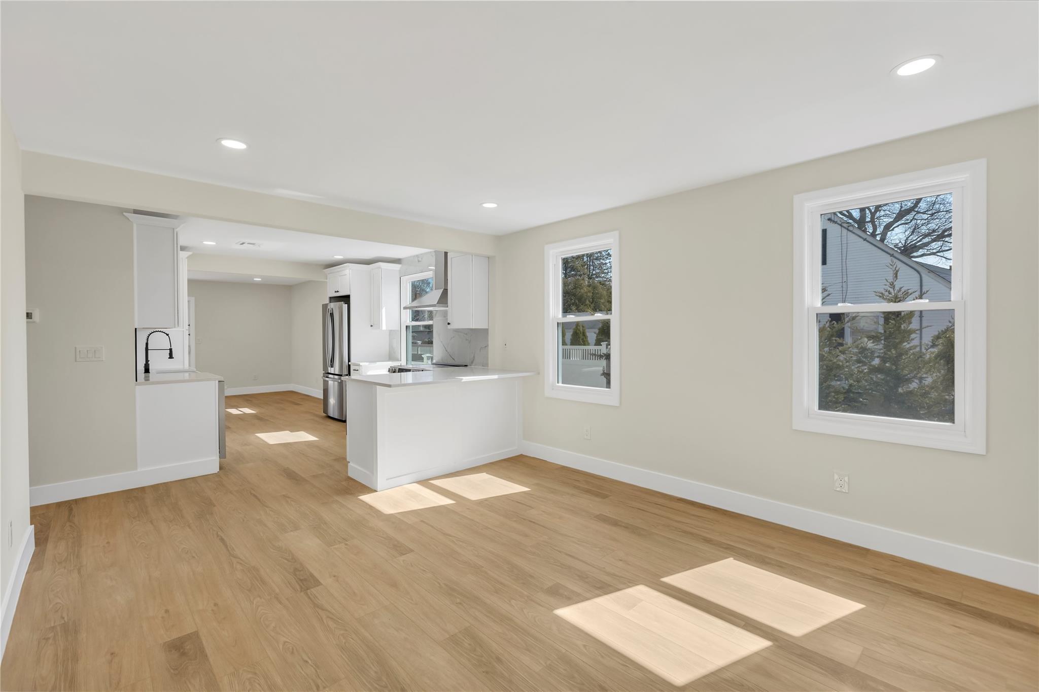 Single Family Middleton  Suffolk County, NY 11944, MLS-835632-6
