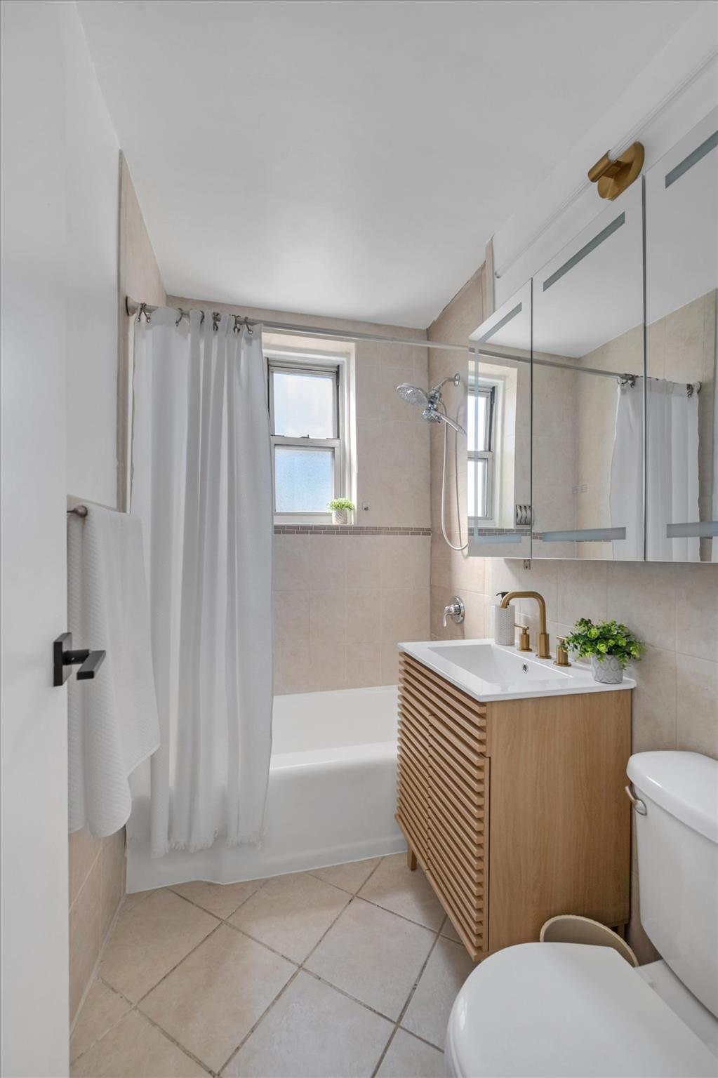 Coop Netherland  Bronx, NY 10471, MLS-835702-13
