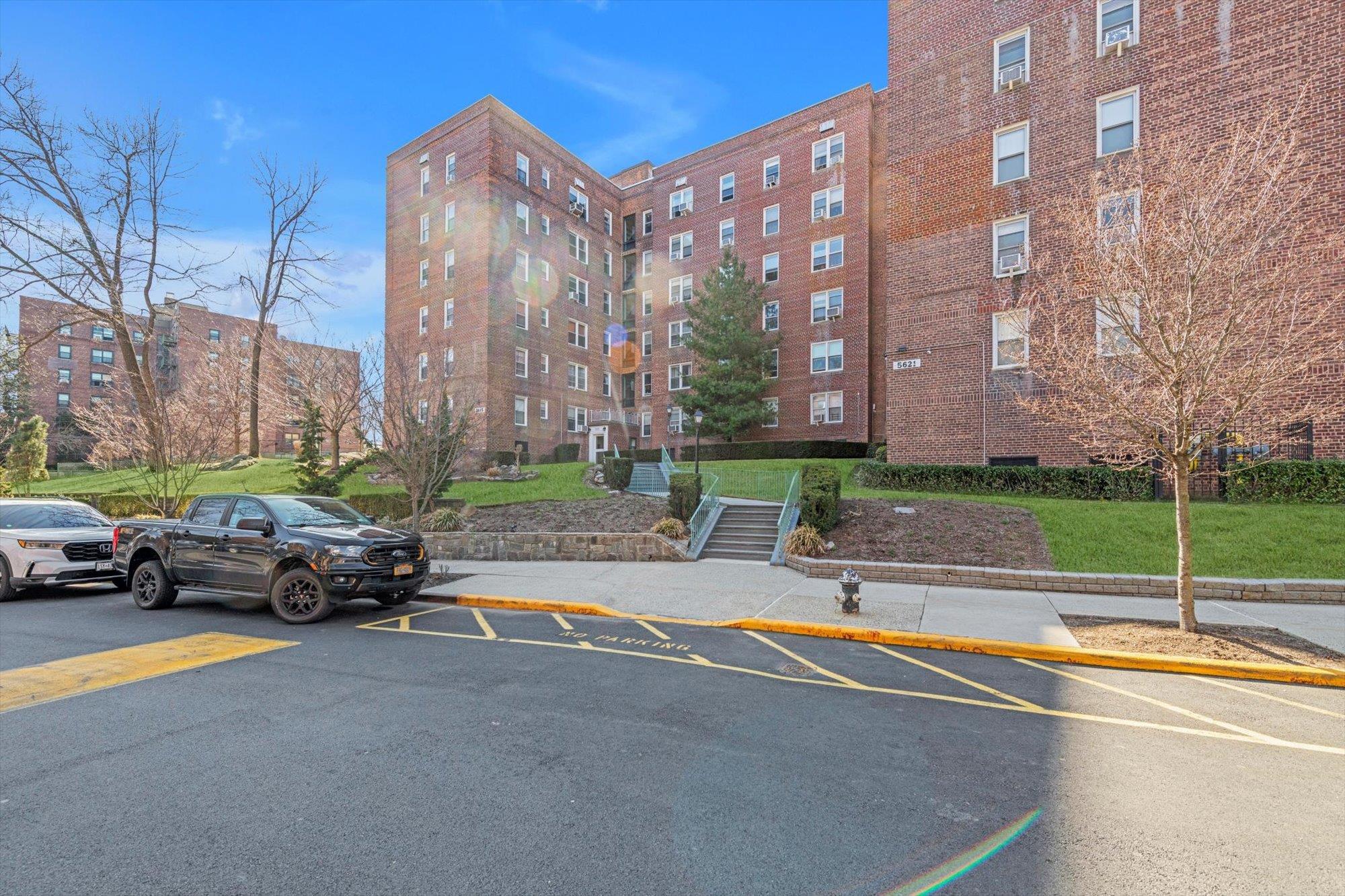 Coop Netherland  Bronx, NY 10471, MLS-835702-15