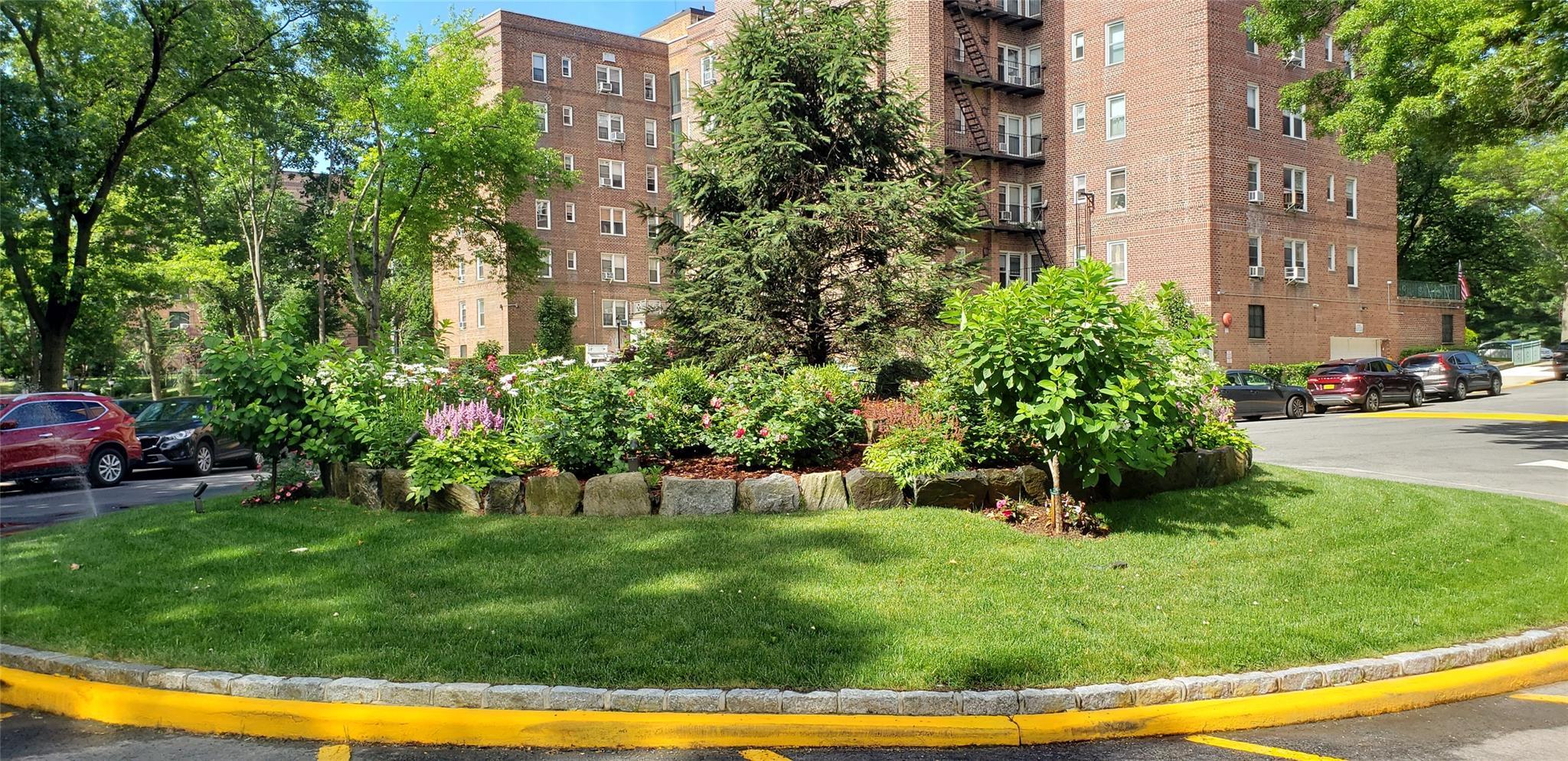 Coop Netherland  Bronx, NY 10471, MLS-835702-16