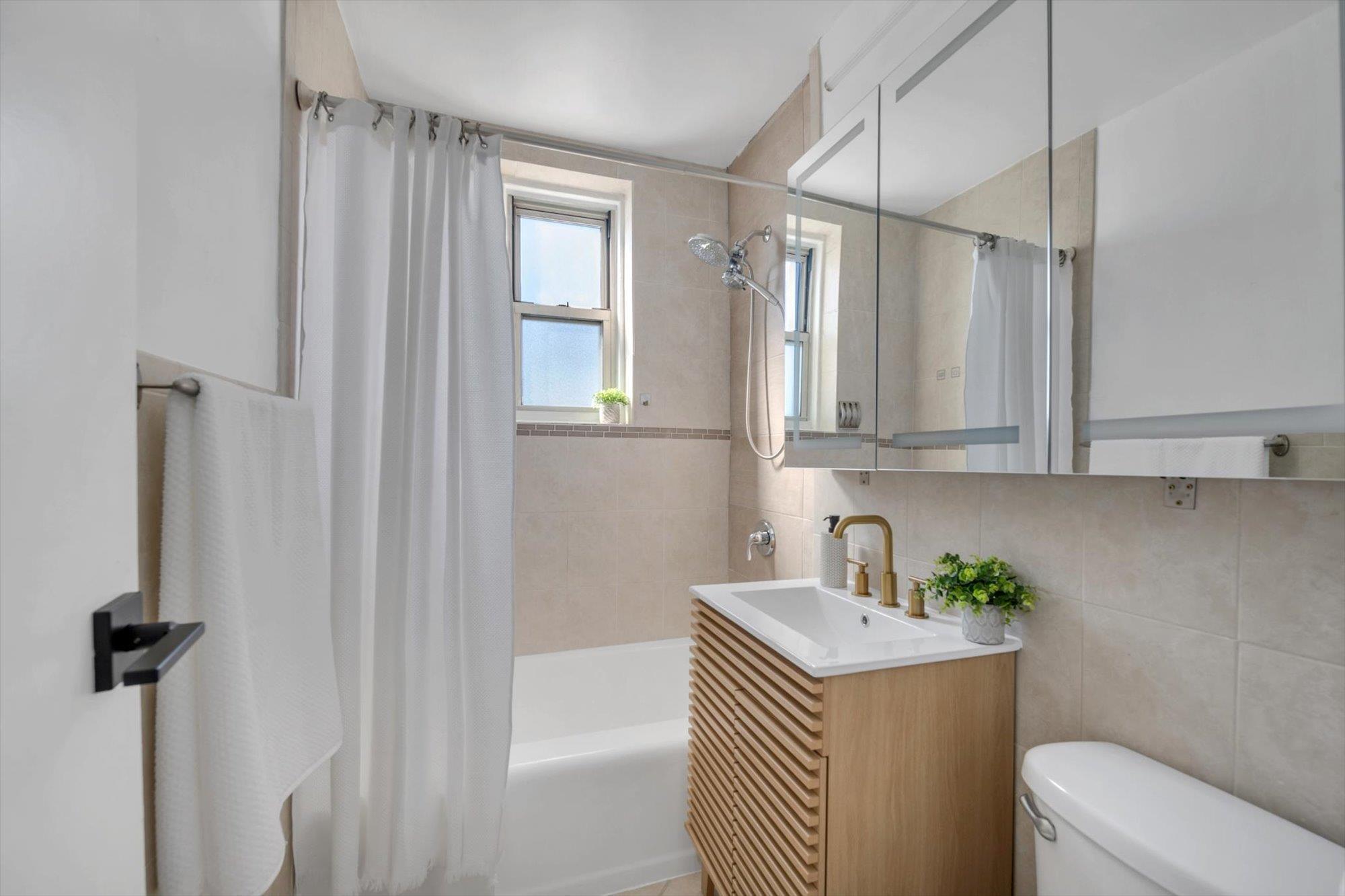 Coop Netherland  Bronx, NY 10471, MLS-835702-3