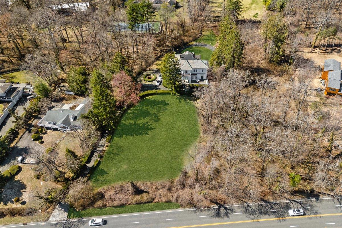 Single Family Shore  Nassau County, NY 11024, MLS-835725-38