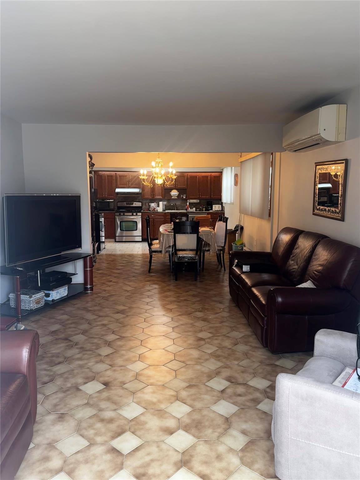 Single Family 71st Street  Queens, NY 11378, MLS-835736-8