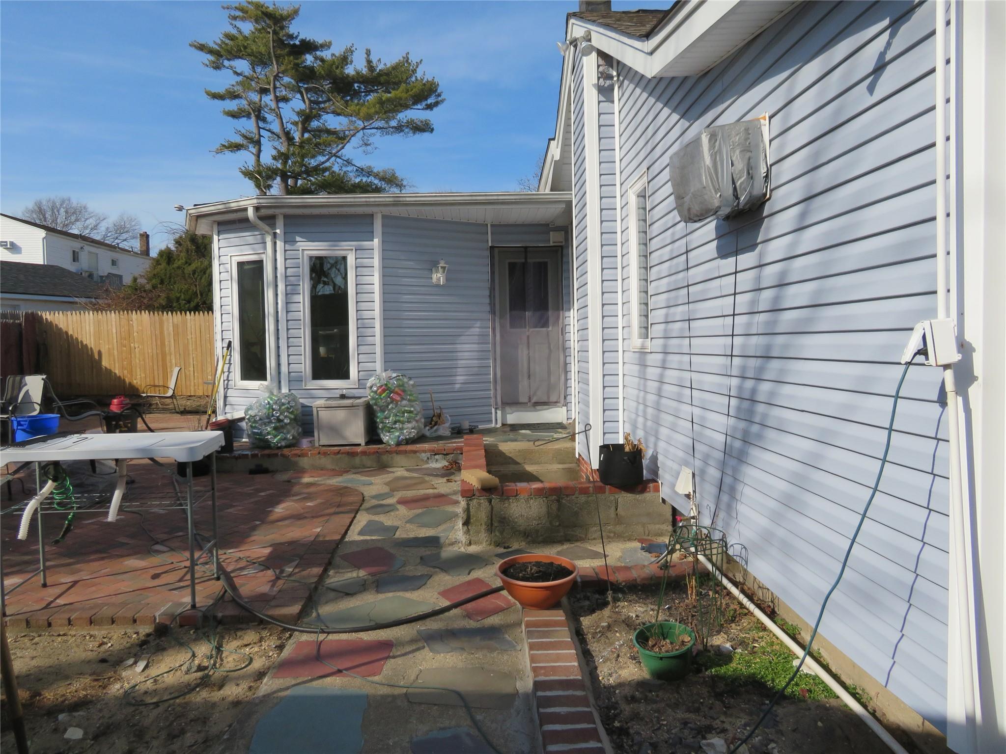 Single Family Lafayette  Suffolk County, NY 11704, MLS-835752-2
