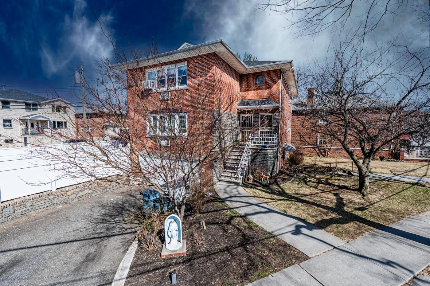 Single Family Spencer  Bronx, NY 10465, MLS-835754-22