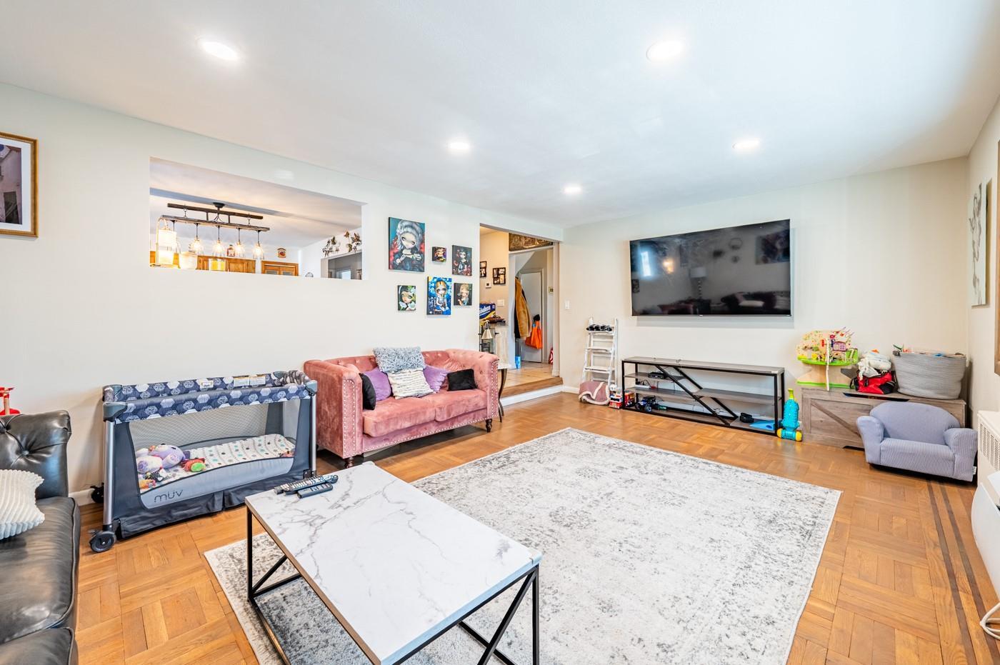 Single Family Spencer  Bronx, NY 10465, MLS-835754-4