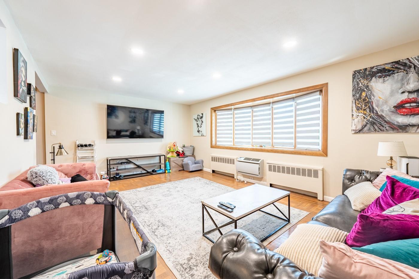 Single Family Spencer  Bronx, NY 10465, MLS-835754-5