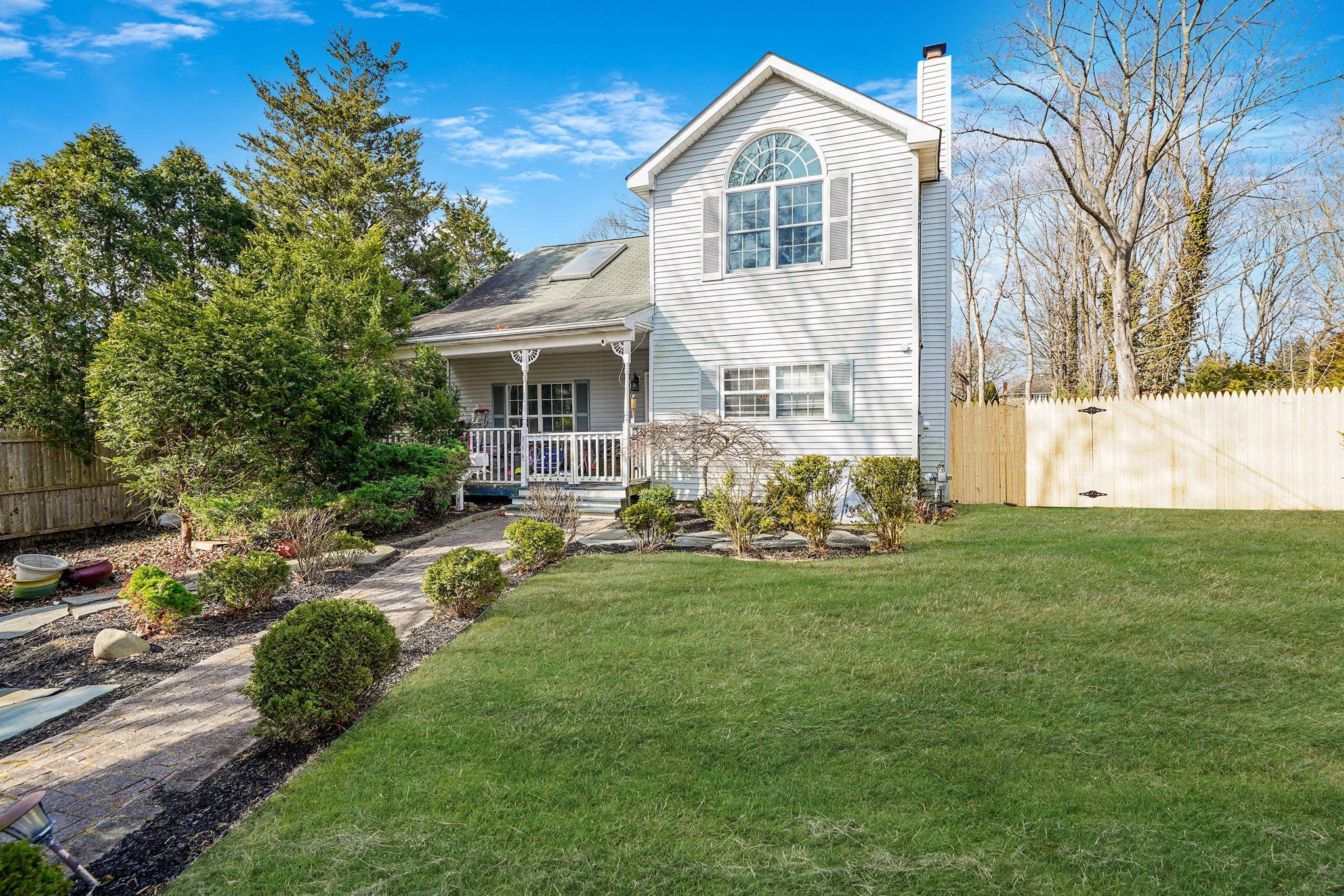 Single Family Lincoln  Suffolk County, NY 11782, MLS-835767-2