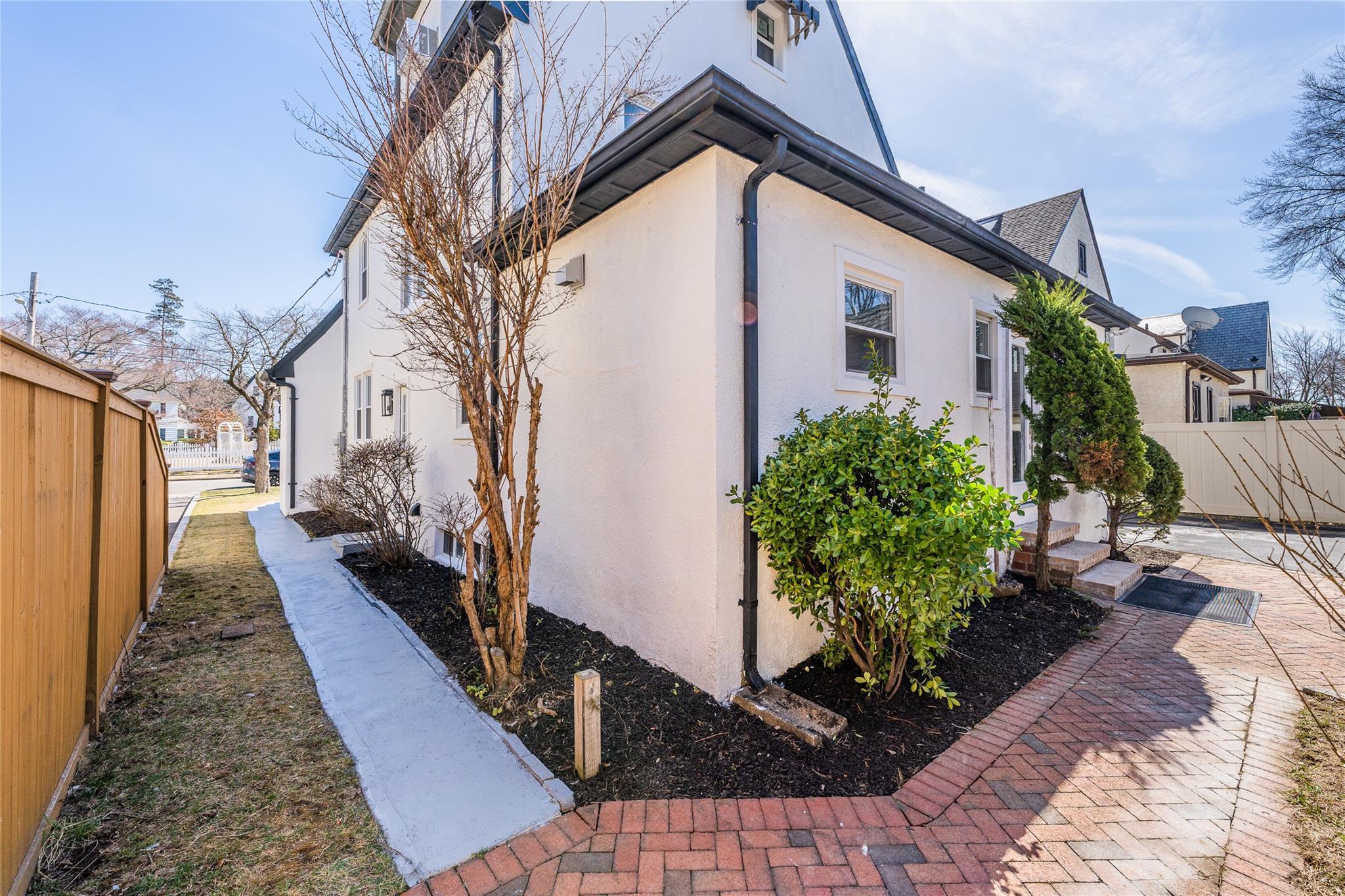 Single Family Stratford  Nassau County, NY 11552, MLS-835787-35
