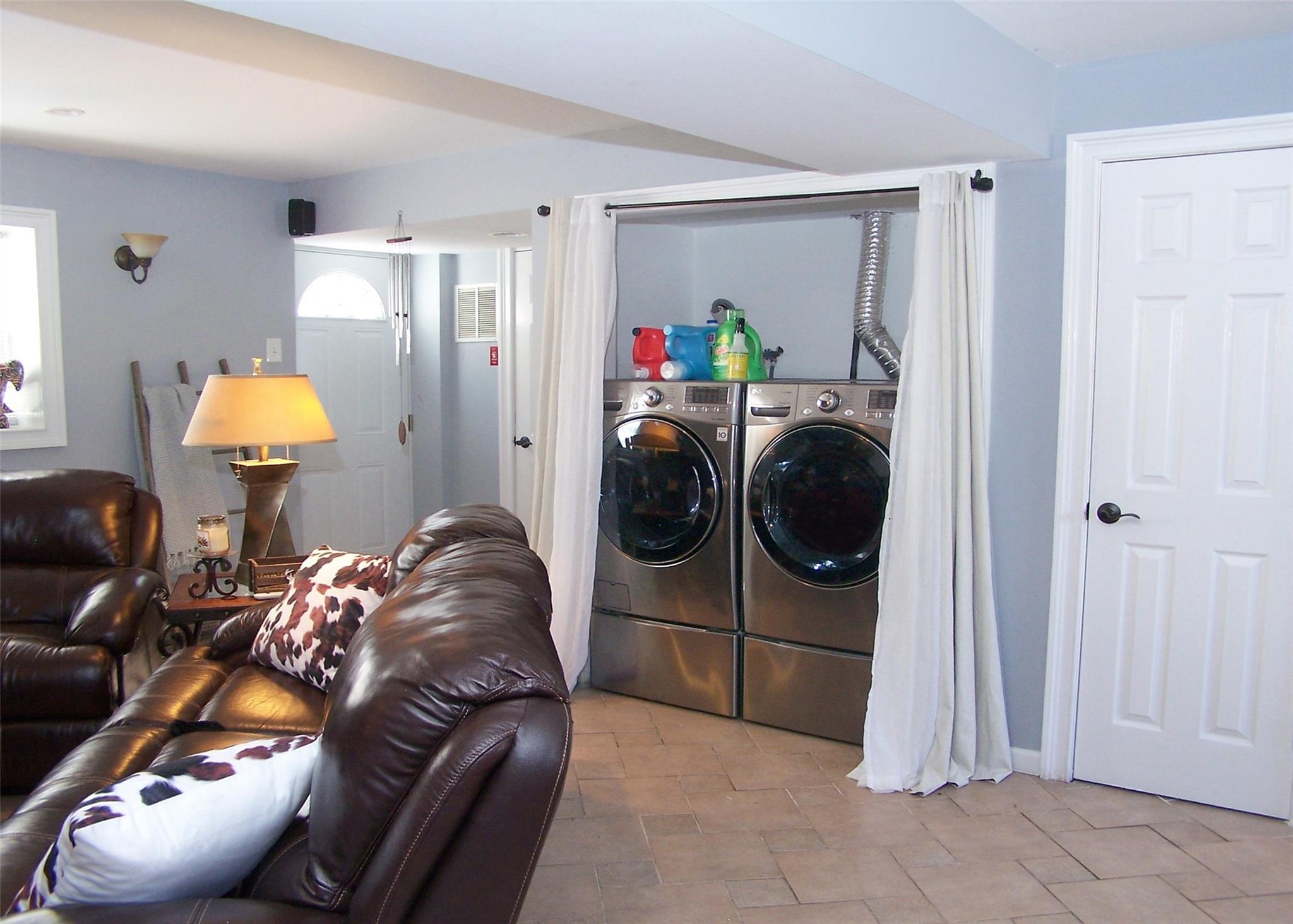 Single Family Doral  Suffolk County, NY 11980, MLS-835851-6