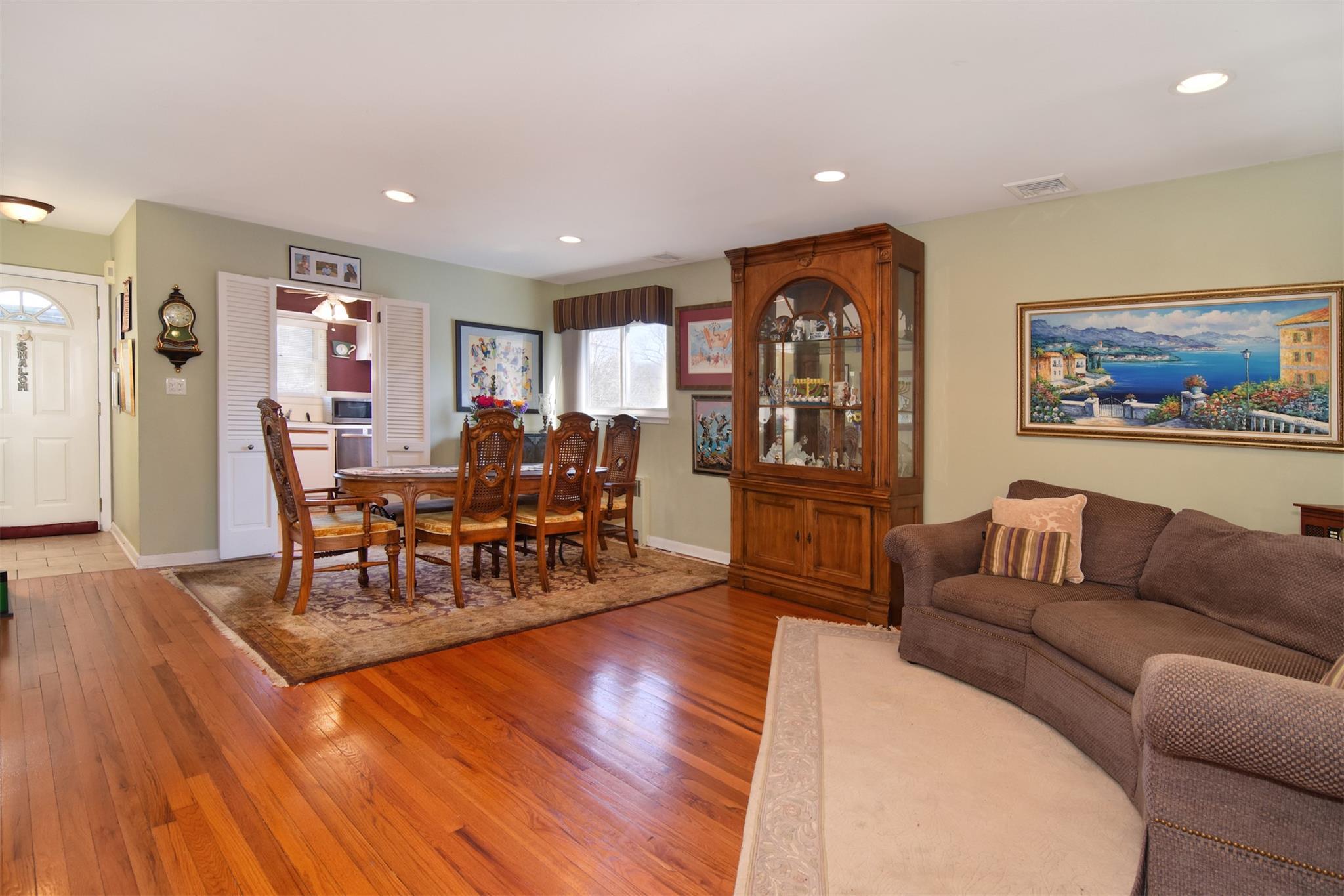 Single Family Barnes  Westchester County, NY 10591, MLS-835854-4