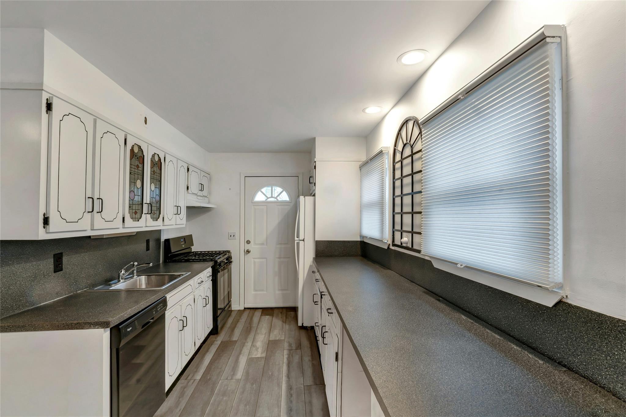 Single Family Wicks  Suffolk County, NY 11731, MLS-835877-5
