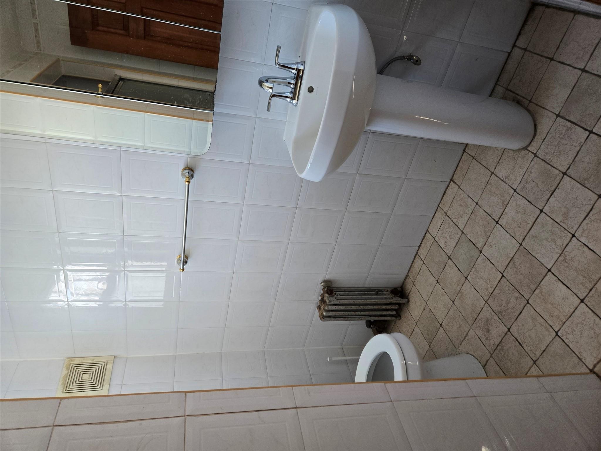Single Family Quencer  Queens, NY 11412, MLS-835910-9