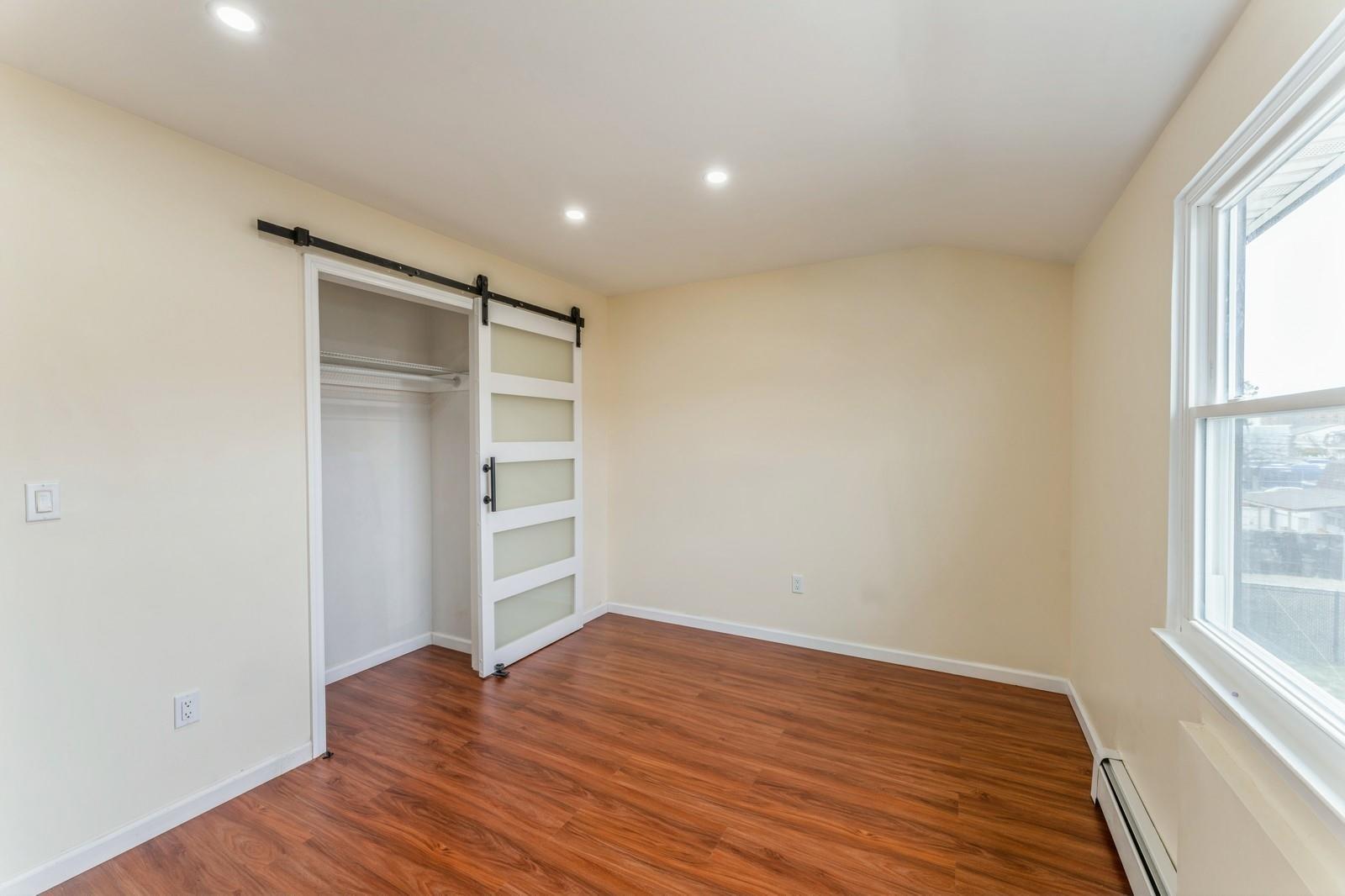Apartment Marsden  Queens, NY 11434, MLS-835973-7