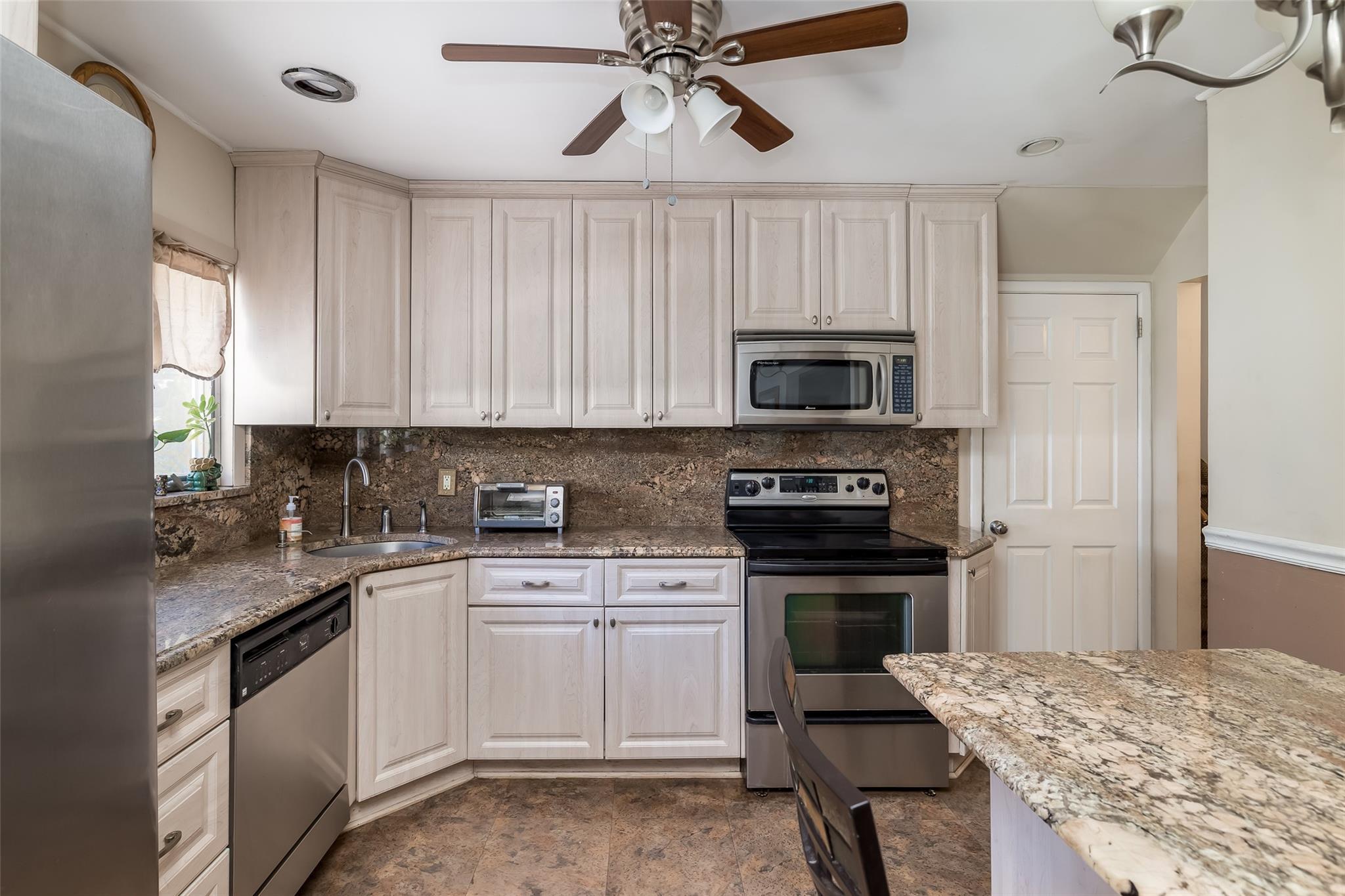 Single Family Mckinley  Nassau County, NY 11558, MLS-835978-8