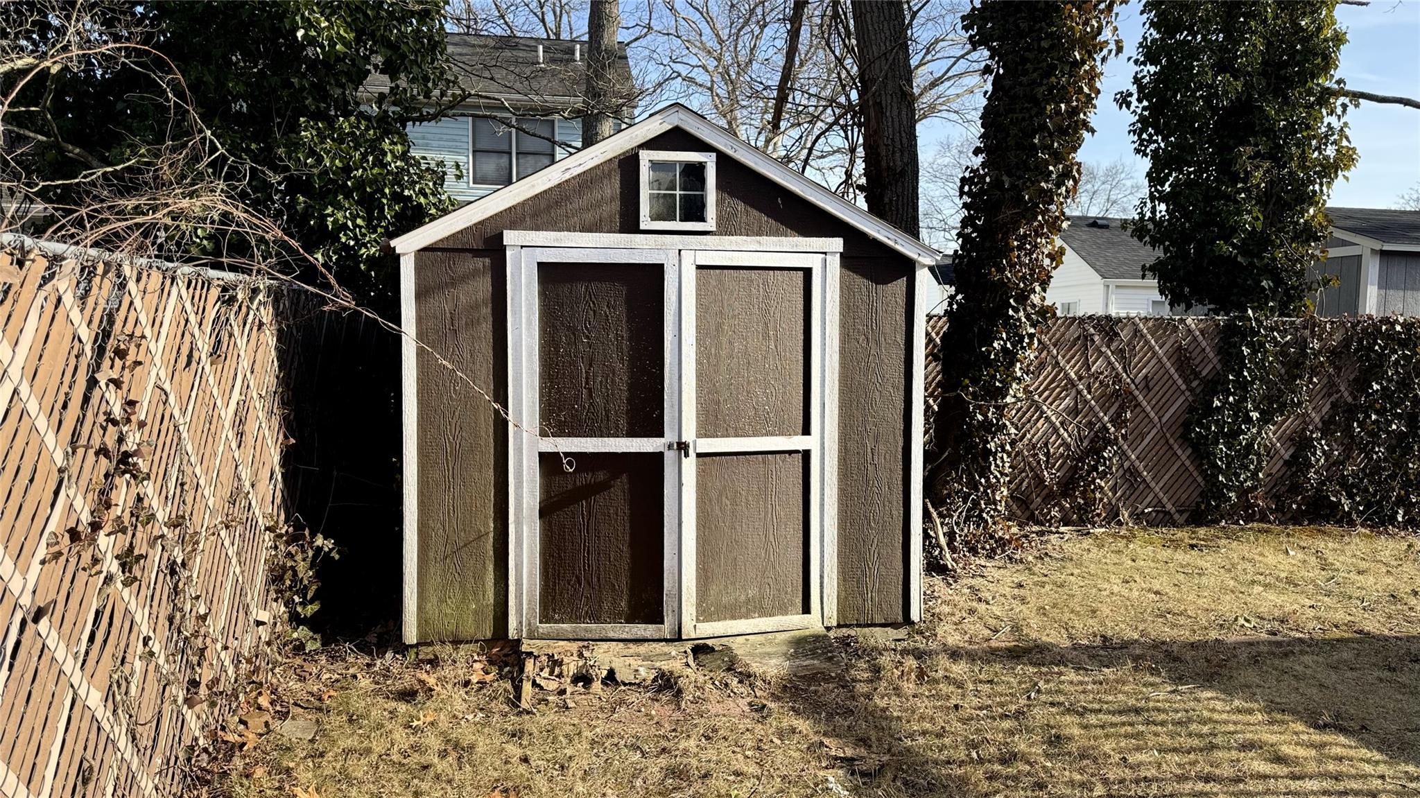 Single Family Brushwood  Suffolk County, NY 11967, MLS-836196-23