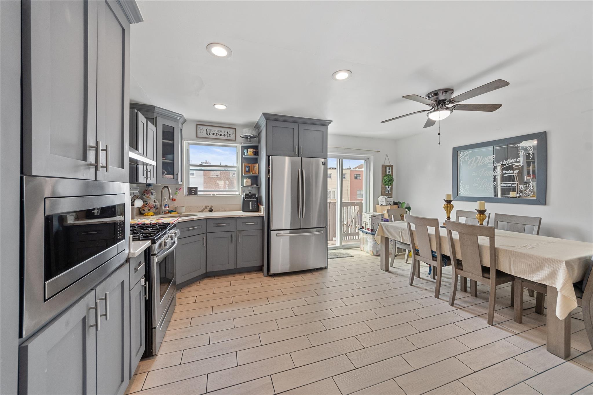Single Family Huntington  Bronx, NY 10465, MLS-836222-11
