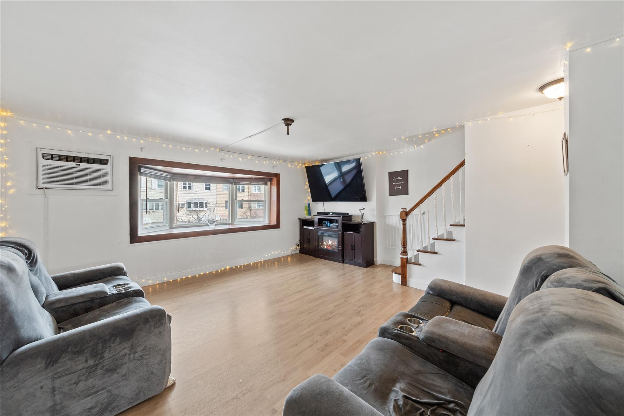 Single Family Huntington  Bronx, NY 10465, MLS-836222-13
