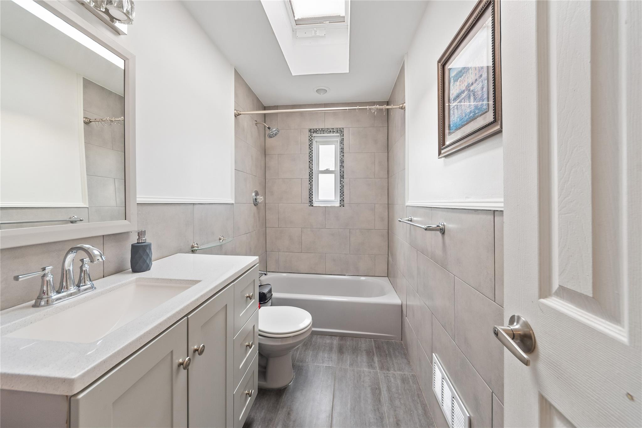 Single Family Huntington  Bronx, NY 10465, MLS-836222-17