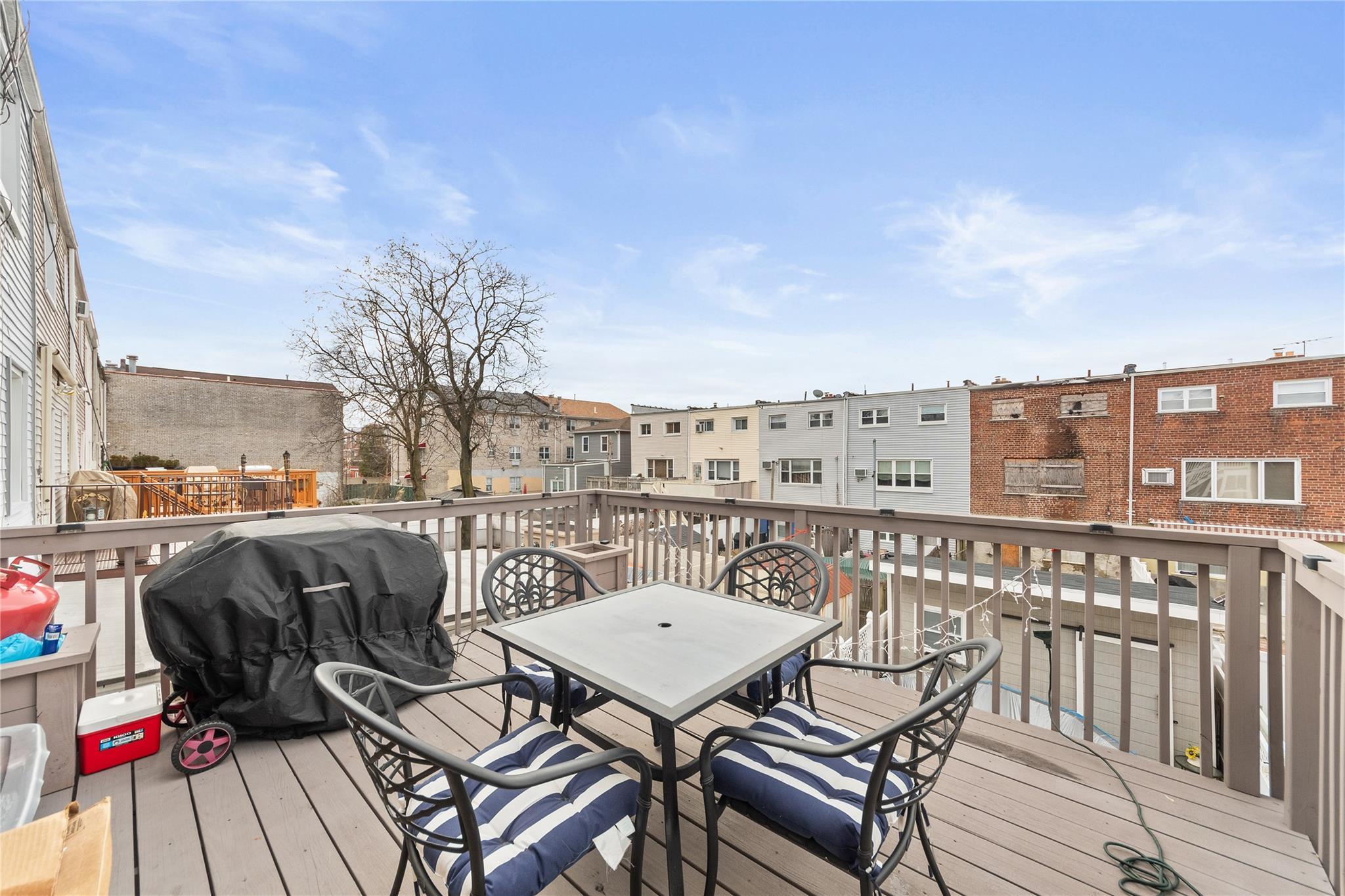 Single Family Huntington  Bronx, NY 10465, MLS-836222-21