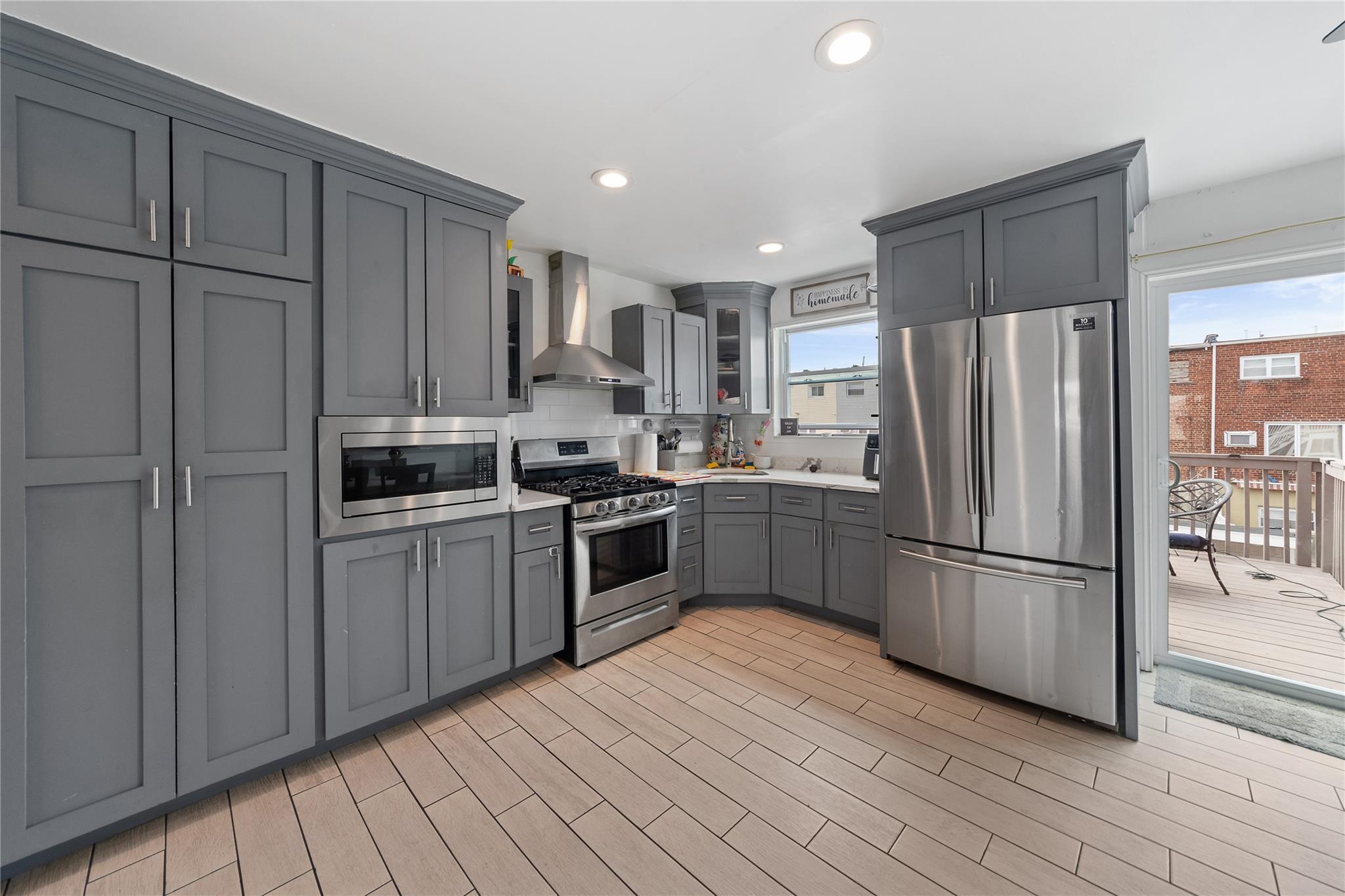 Single Family Huntington  Bronx, NY 10465, MLS-836222-9