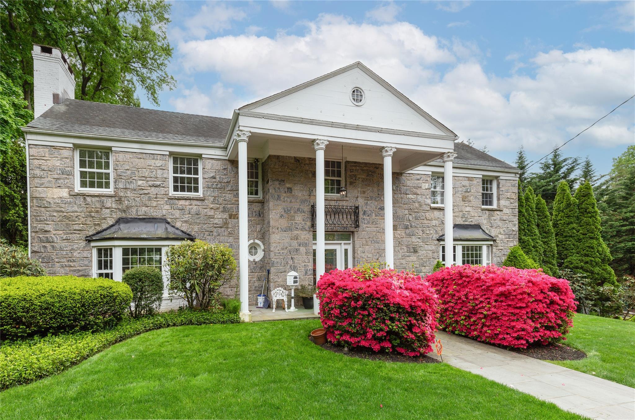 Single Family Edgewood  Westchester County, NY 10552, MLS-836226-2
