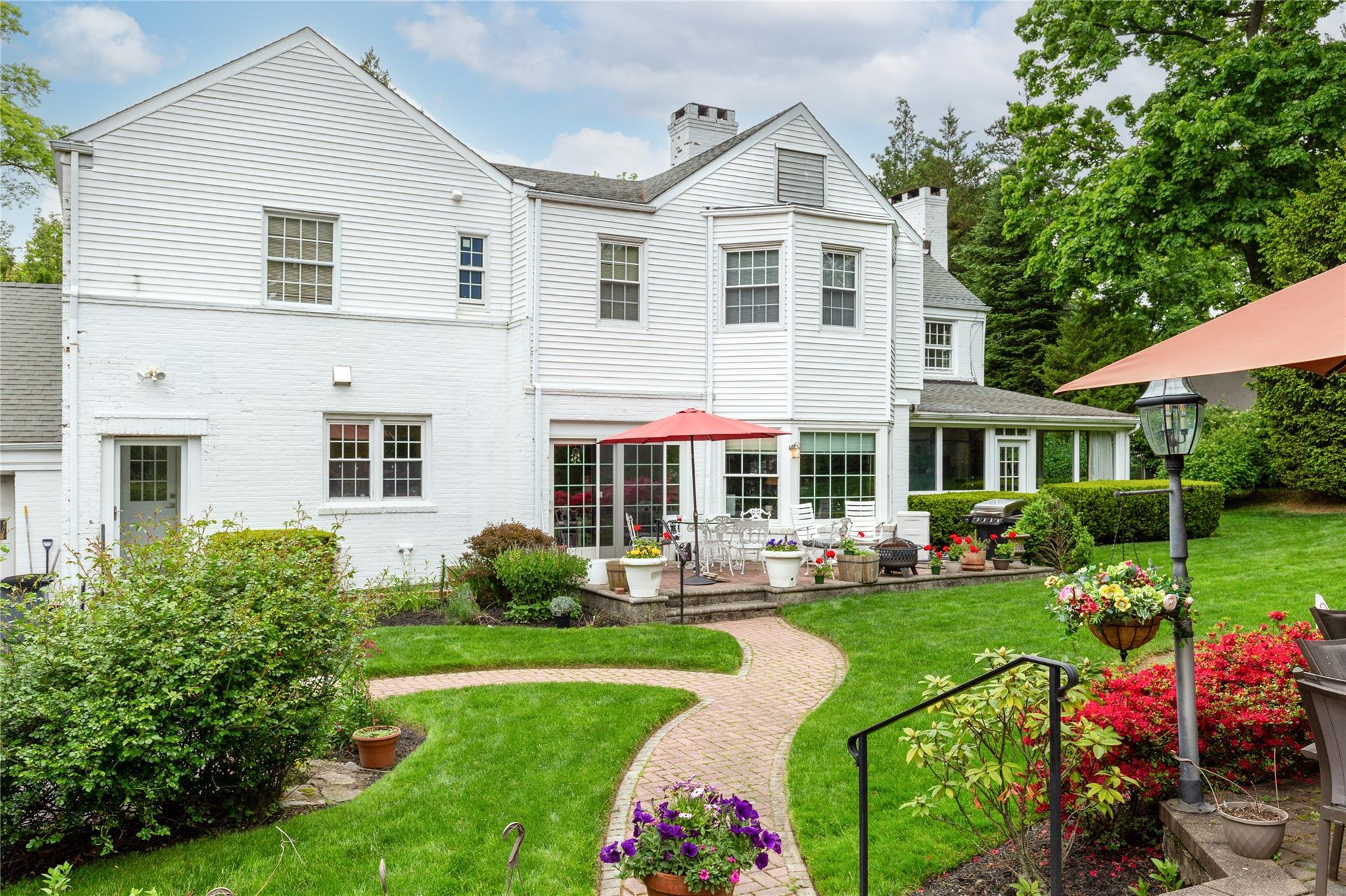 Single Family Edgewood  Westchester County, NY 10552, MLS-836226-3