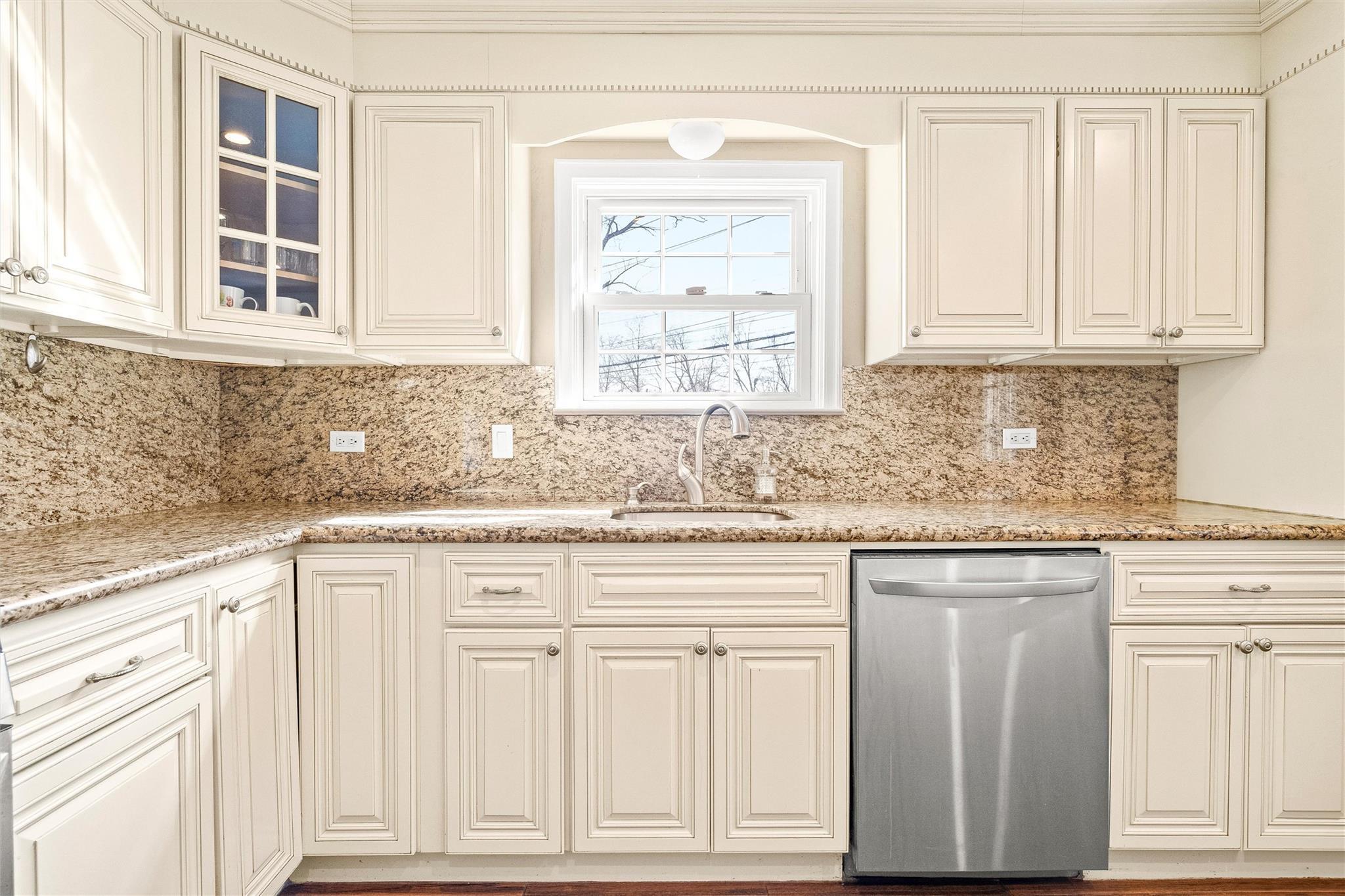 Single Family Locust  Westchester County, NY 10523, MLS-836228-20
