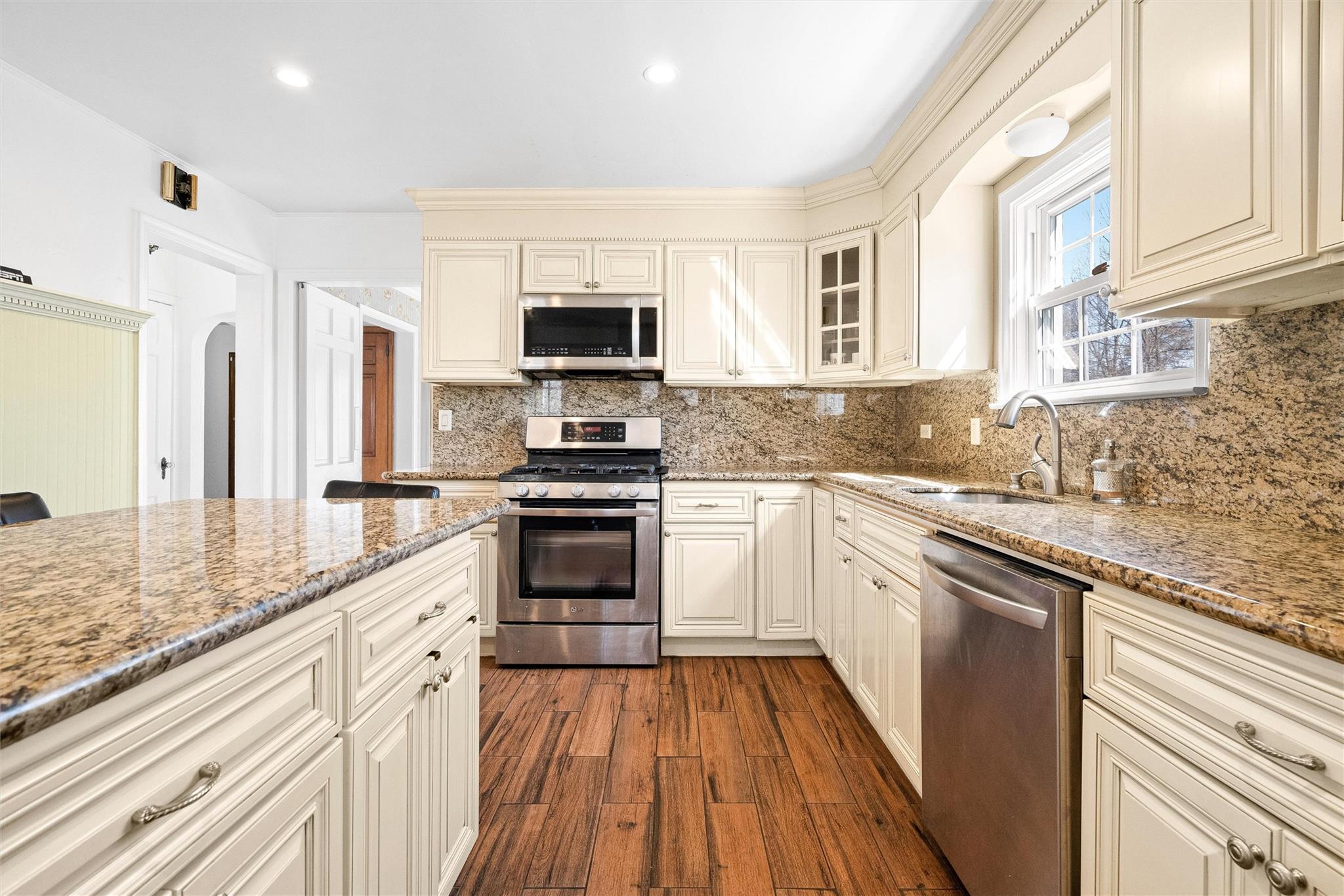 Single Family Locust  Westchester County, NY 10523, MLS-836228-22