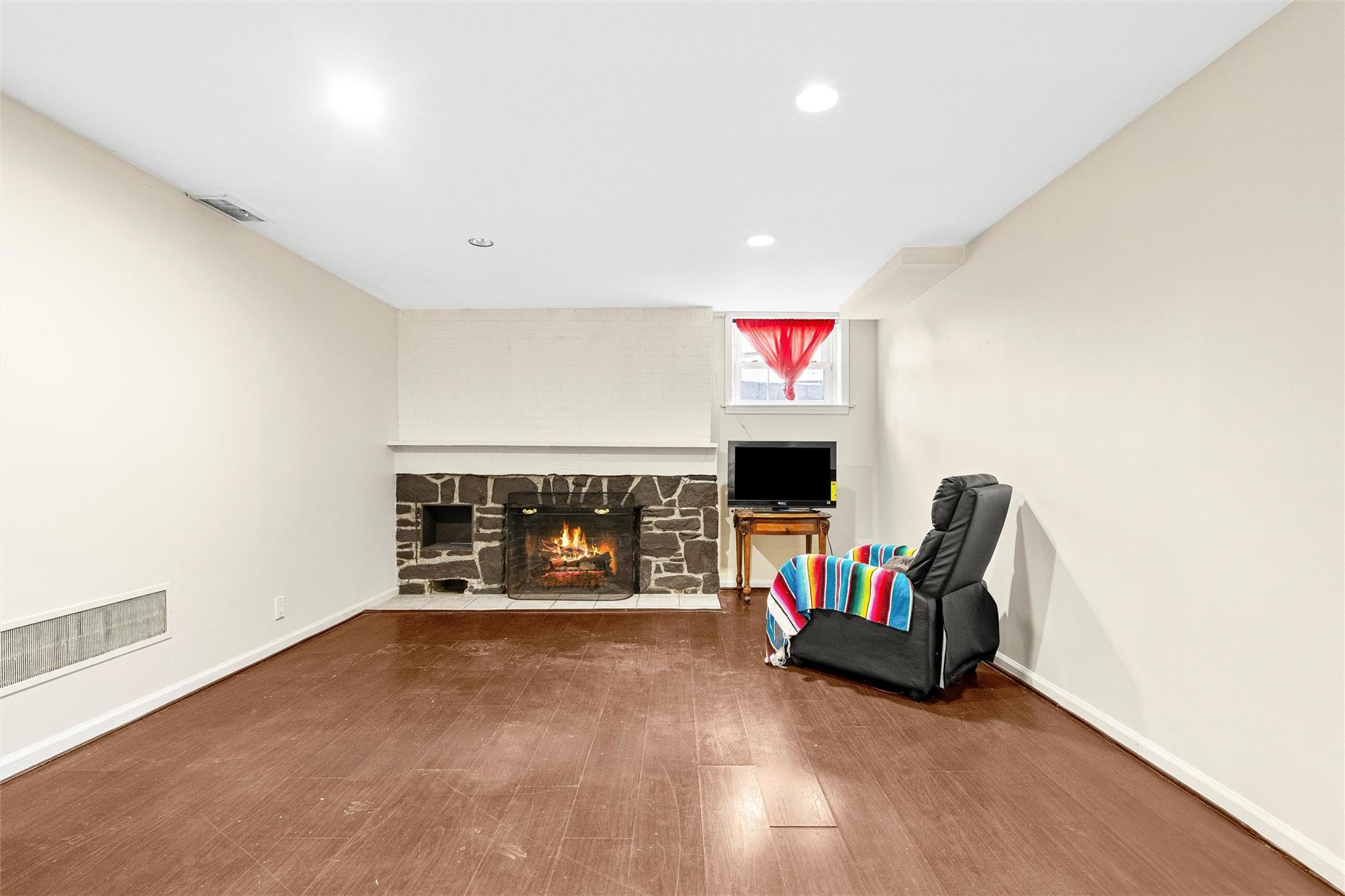 Single Family Locust  Westchester County, NY 10523, MLS-836228-48
