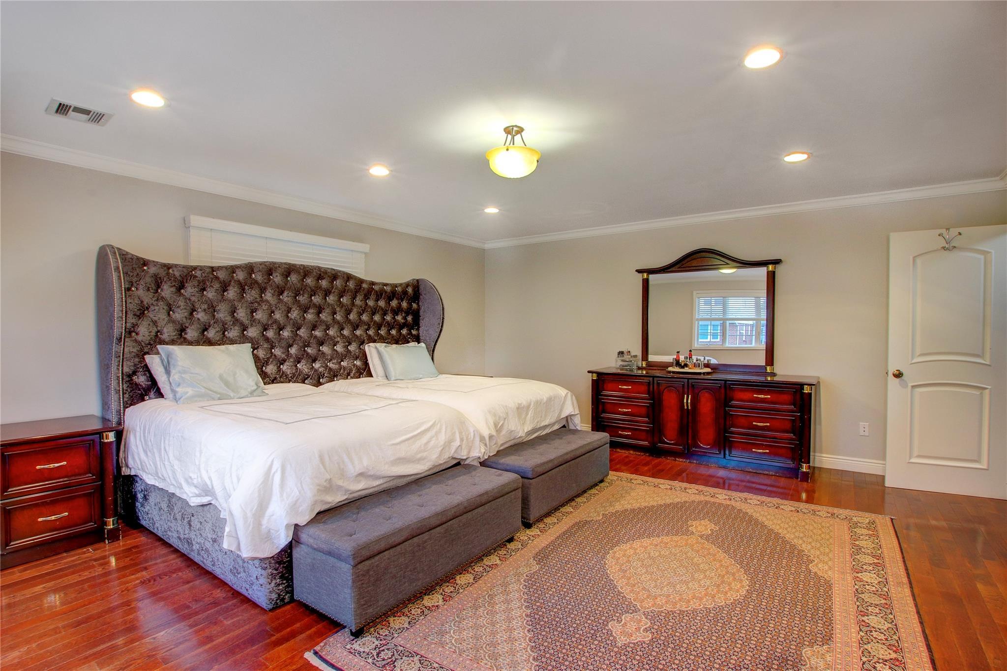 Apartment Radnor  Queens, NY 11432, MLS-836254-13