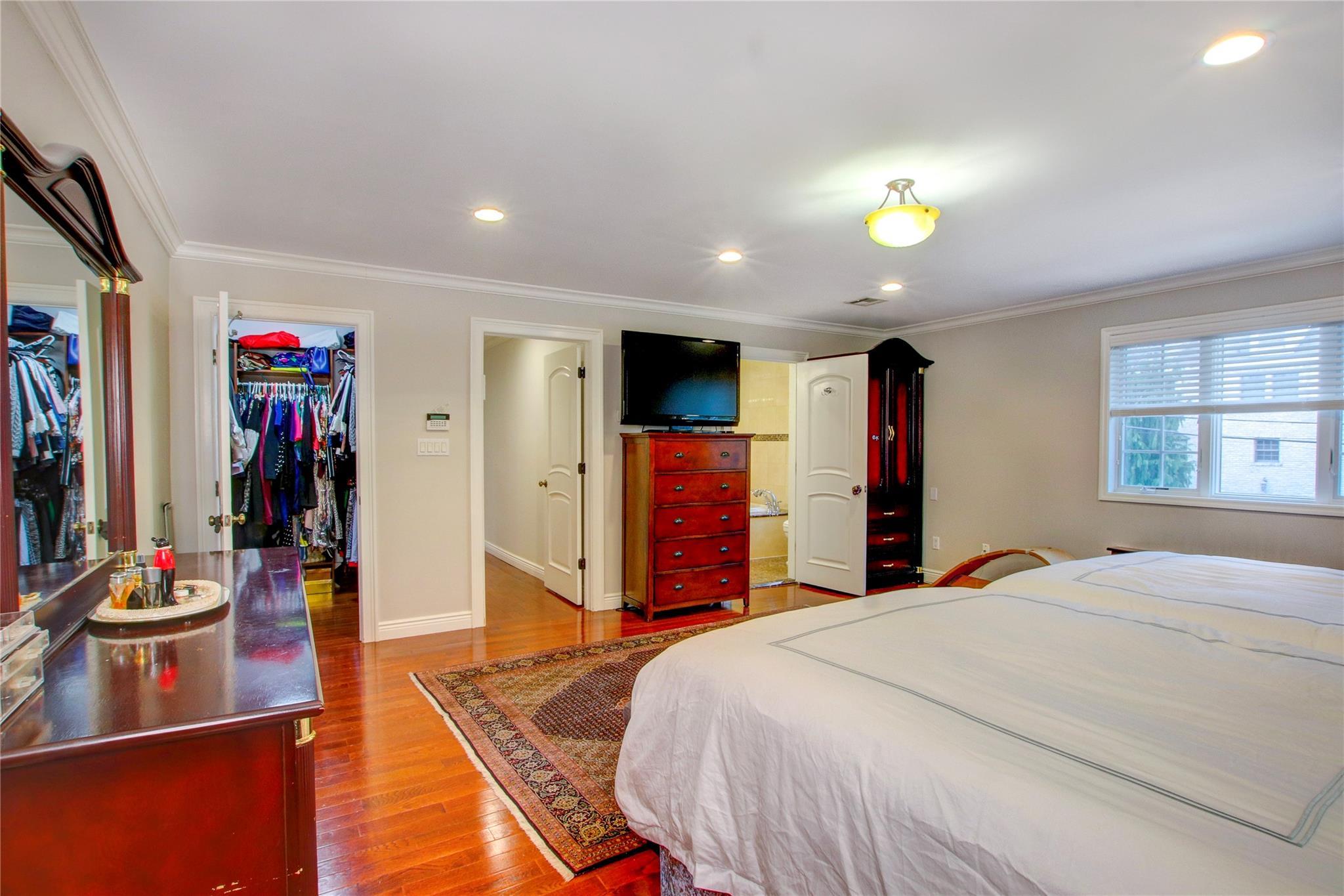 Apartment Radnor  Queens, NY 11432, MLS-836254-14