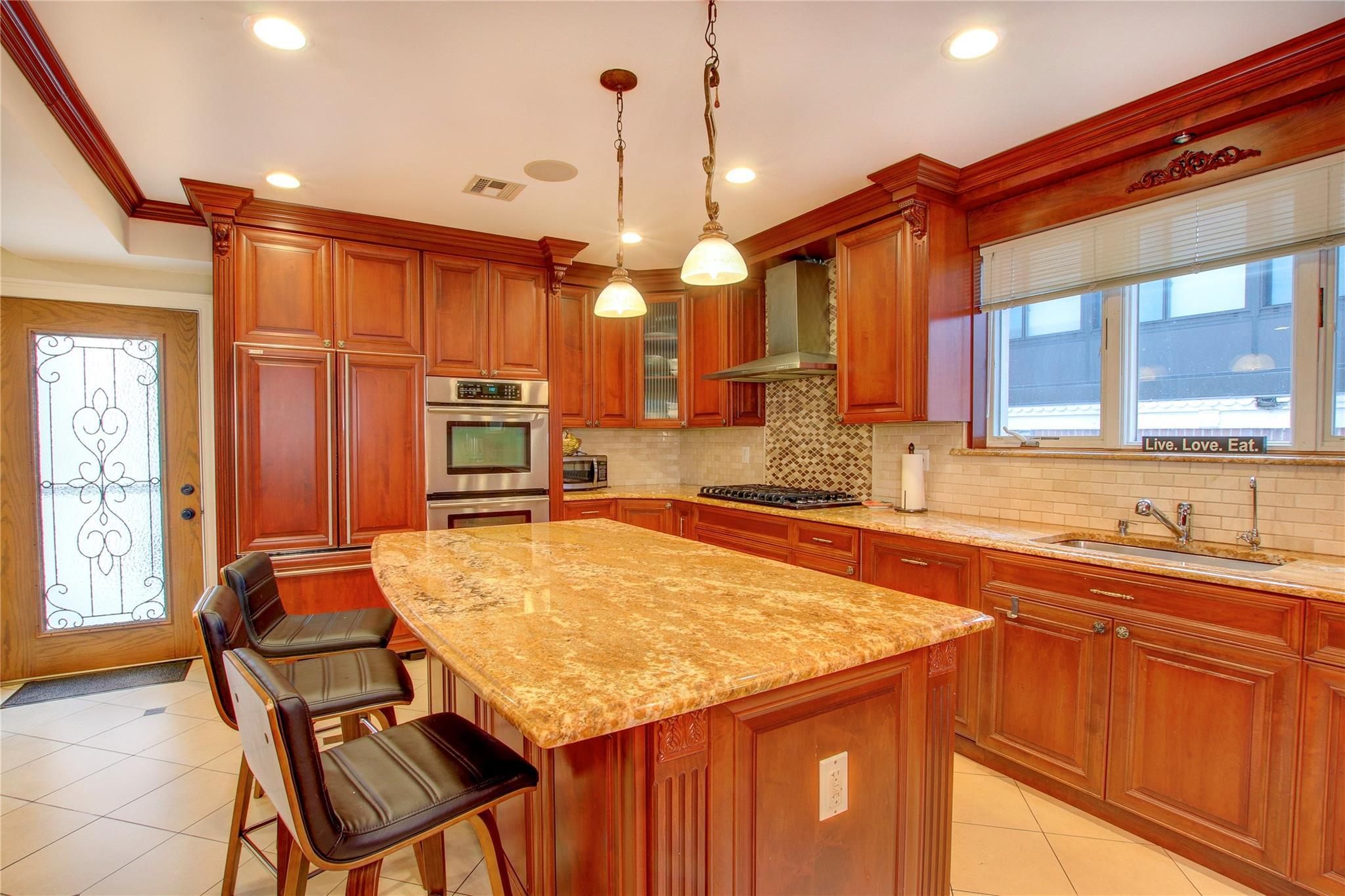 Apartment Radnor  Queens, NY 11432, MLS-836254-24