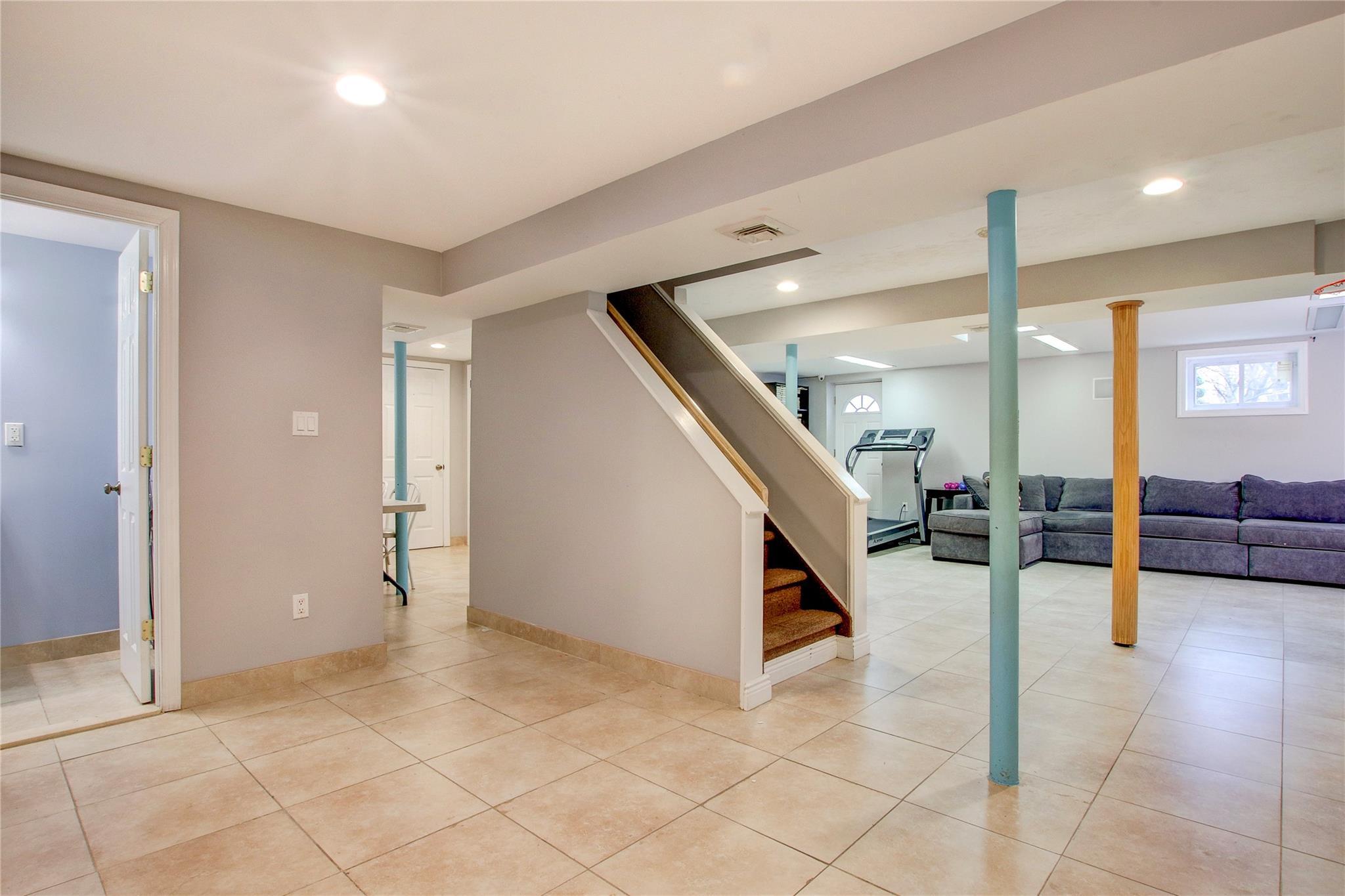 Apartment Radnor  Queens, NY 11432, MLS-836254-3
