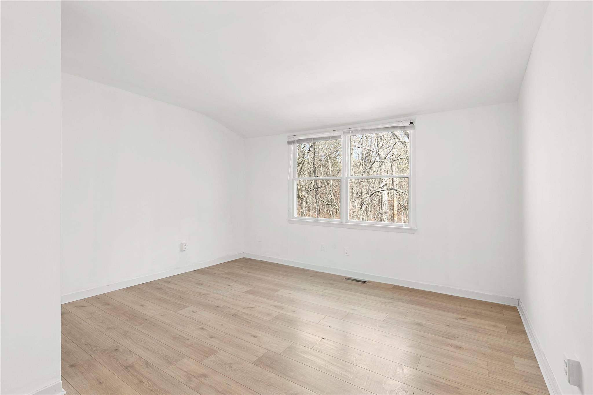 Single Family Wooded  Suffolk County, NY 11933, MLS-836255-10