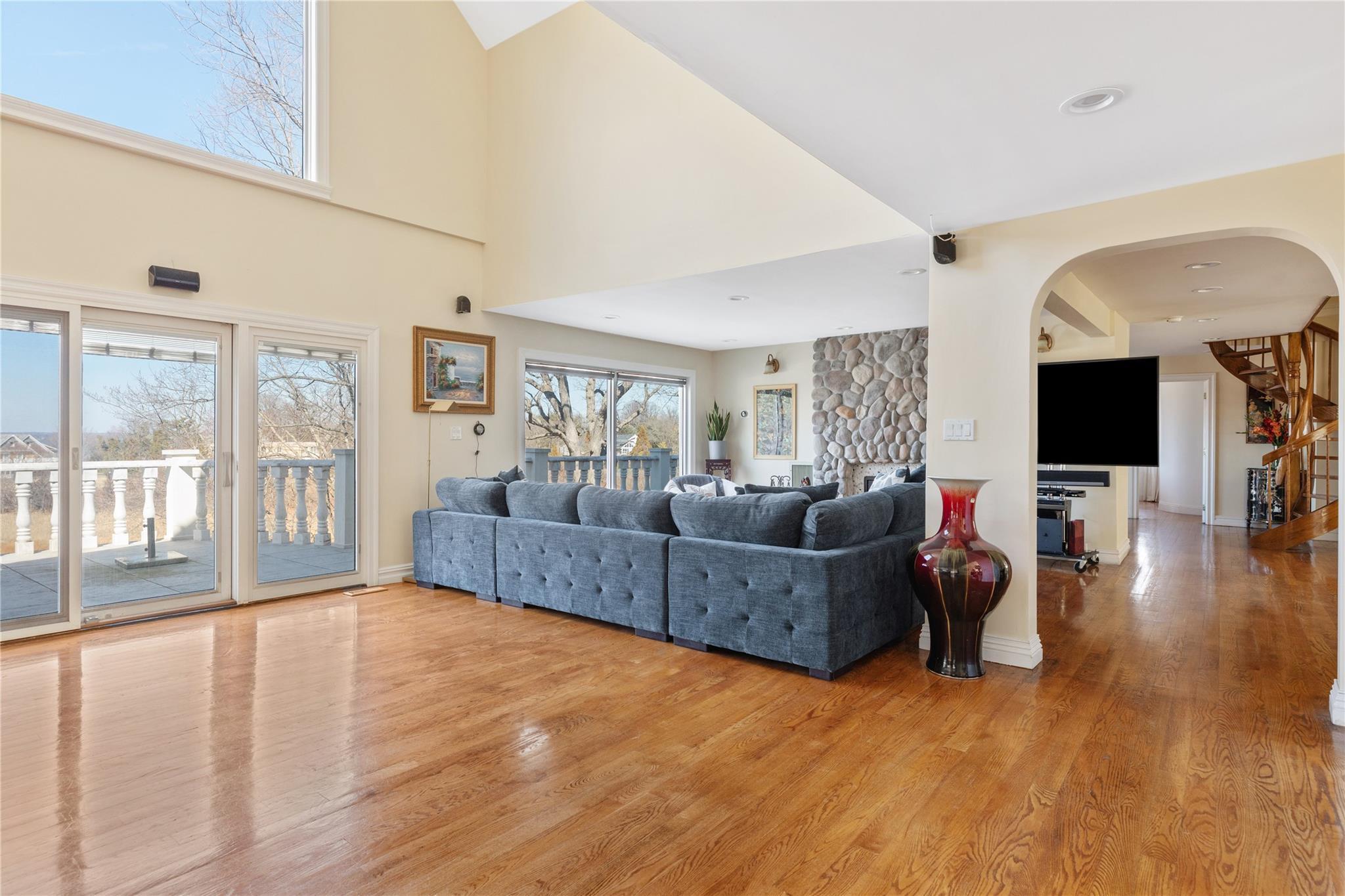 Single Family Hoffstot  Nassau County, NY 11050, MLS-836330-9