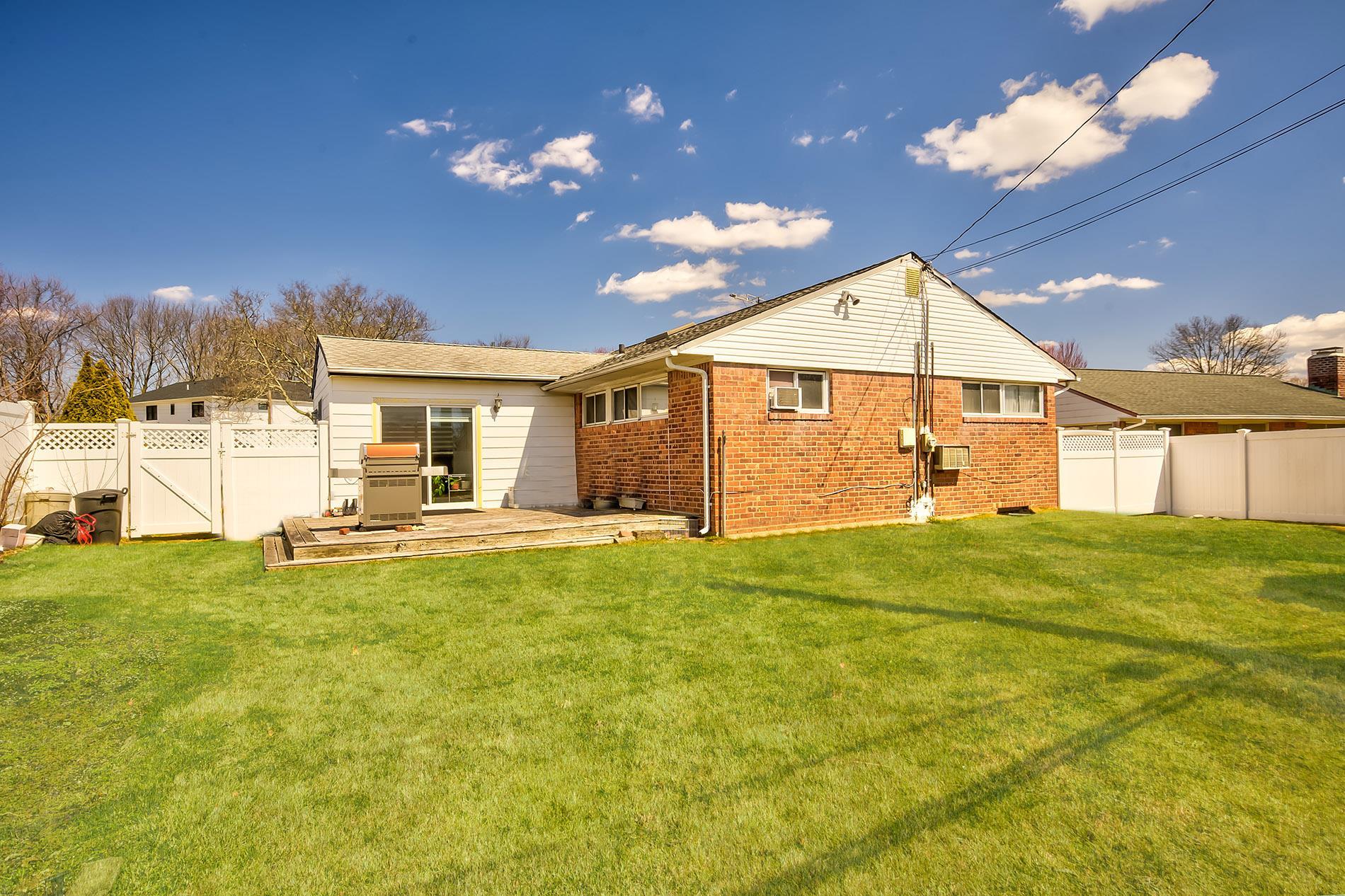 Single Family Garden  Nassau County, NY 11791, MLS-836377-2
