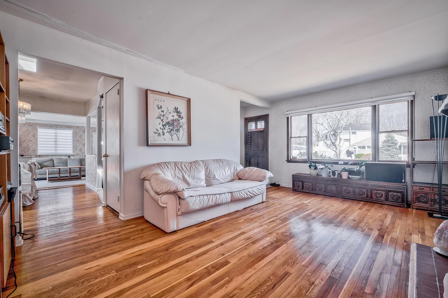 Single Family Garden  Nassau County, NY 11791, MLS-836377-8