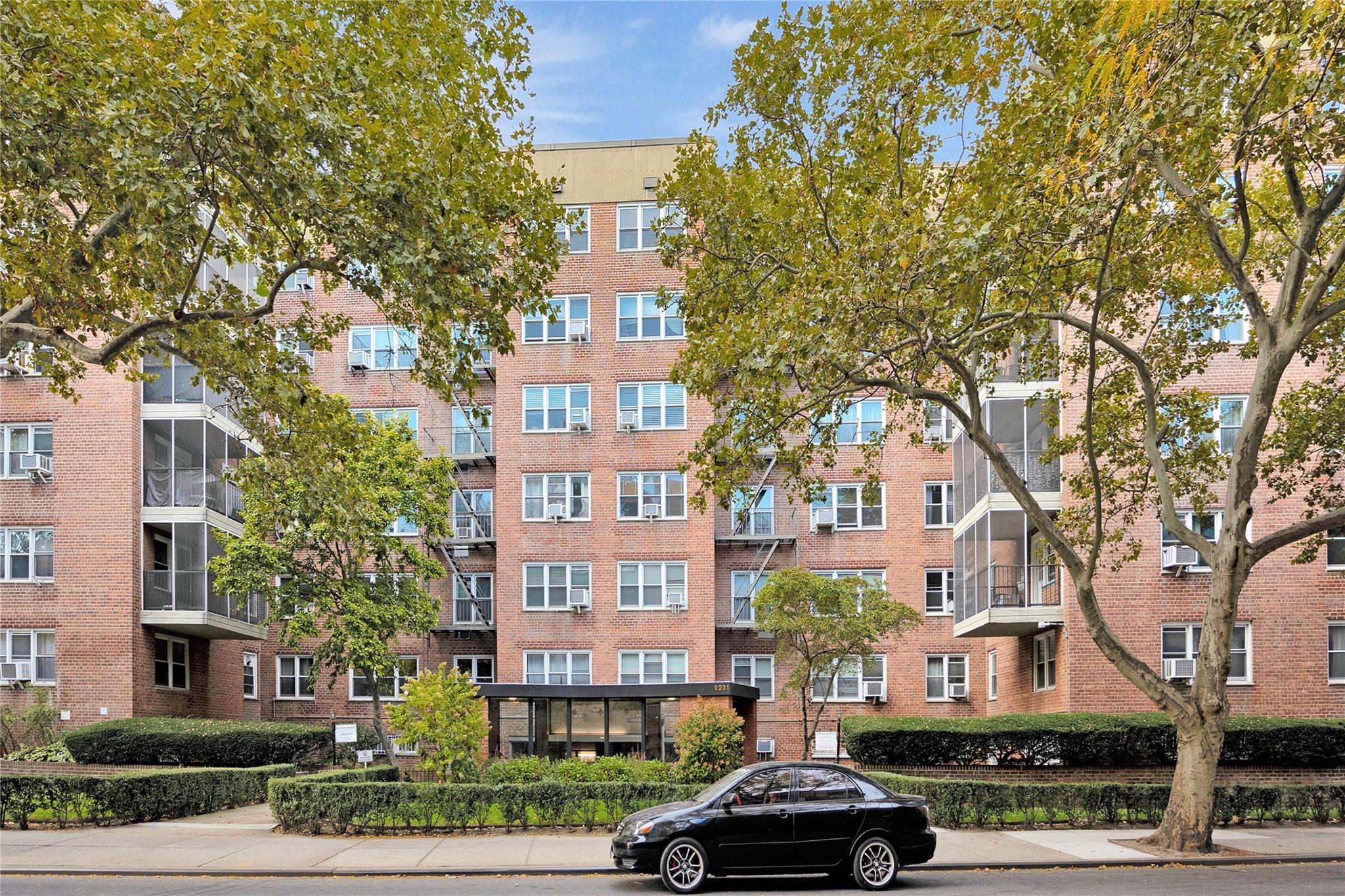 Commercial Lease 57th Avenue  Queens, NY 11373, MLS-836384-10
