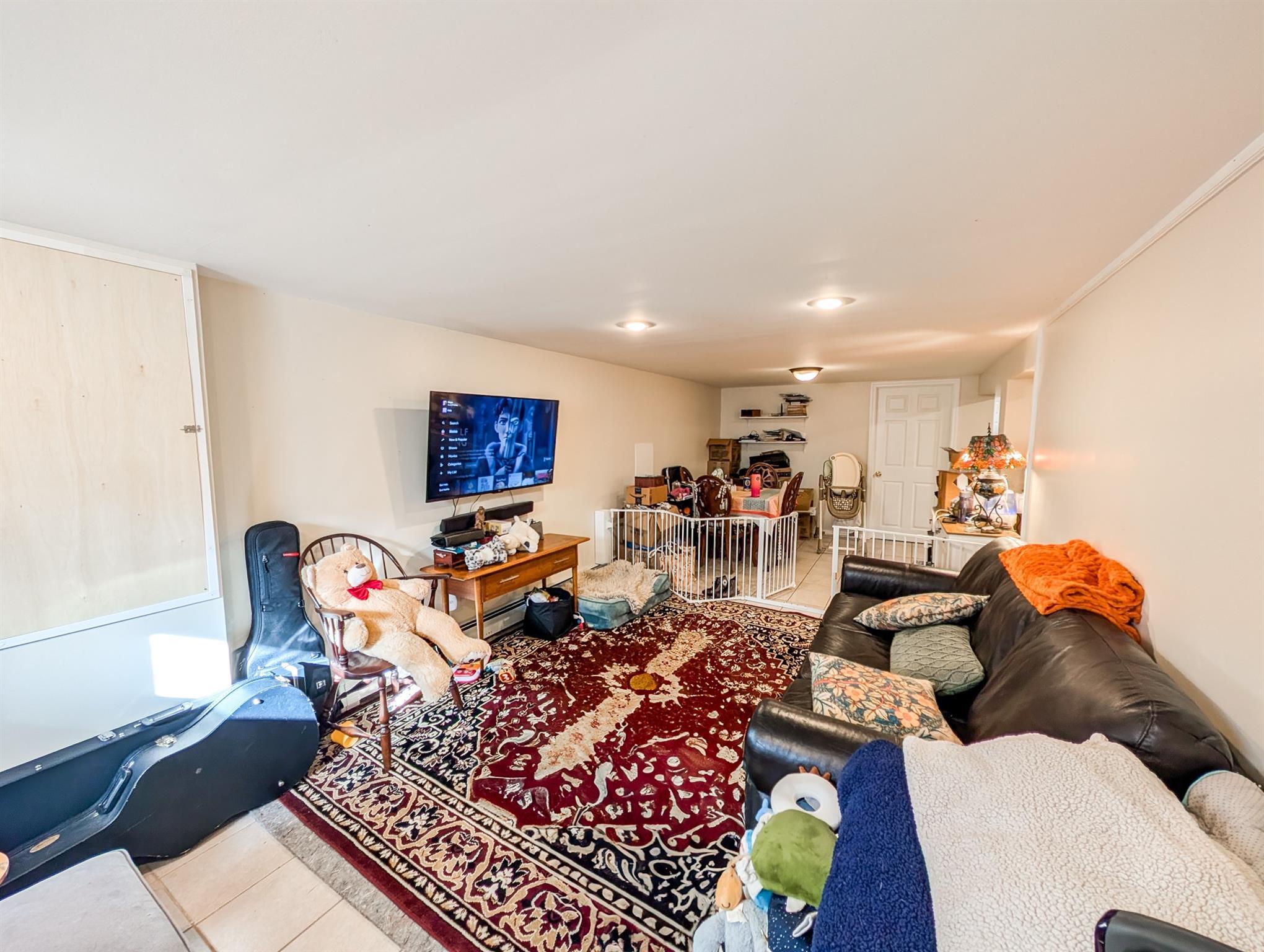 Single Family Wagon  Suffolk County, NY 11720, MLS-836385-17