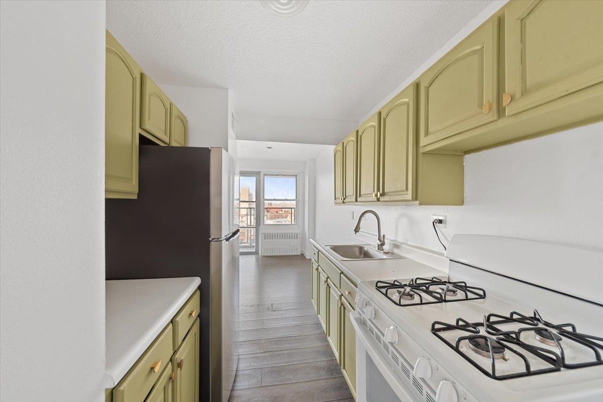 Coop Olinville  Bronx, NY 10467, MLS-836388-5