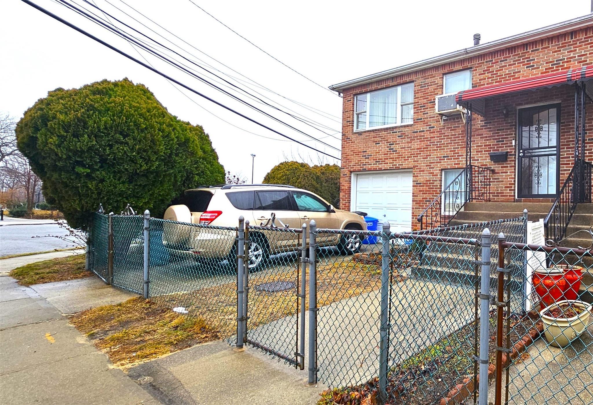Single Family Falcon  Queens, NY 11691, MLS-836419-3