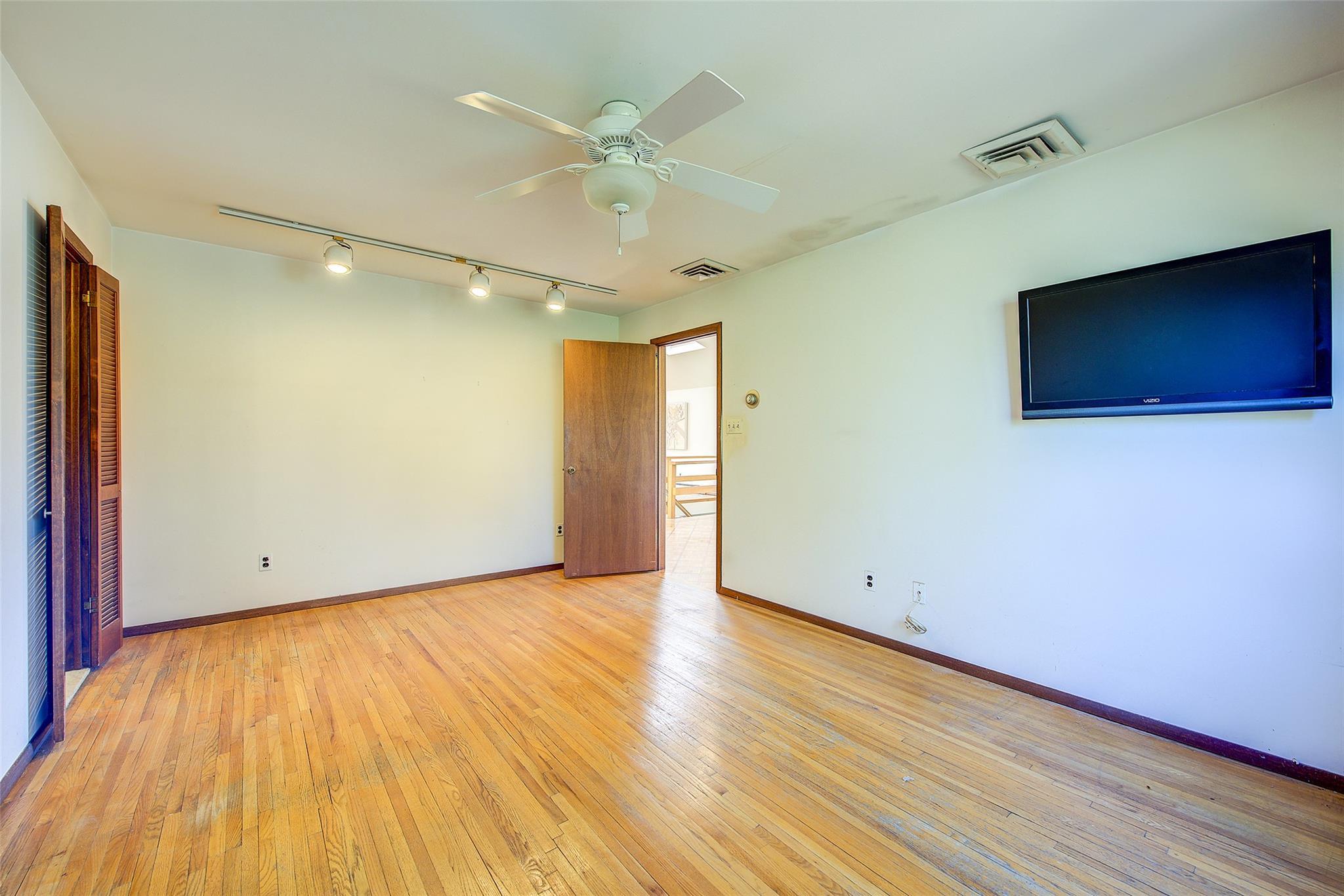 Single Family 28th  Queens, NY 11360, MLS-836435-16