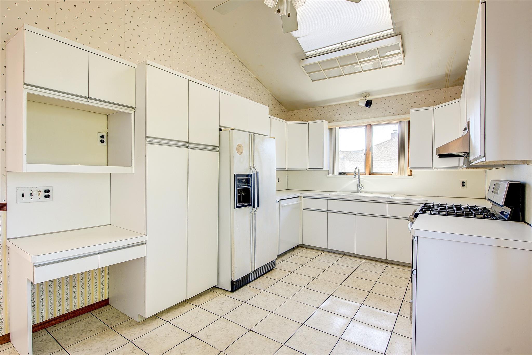 Single Family 28th  Queens, NY 11360, MLS-836435-27