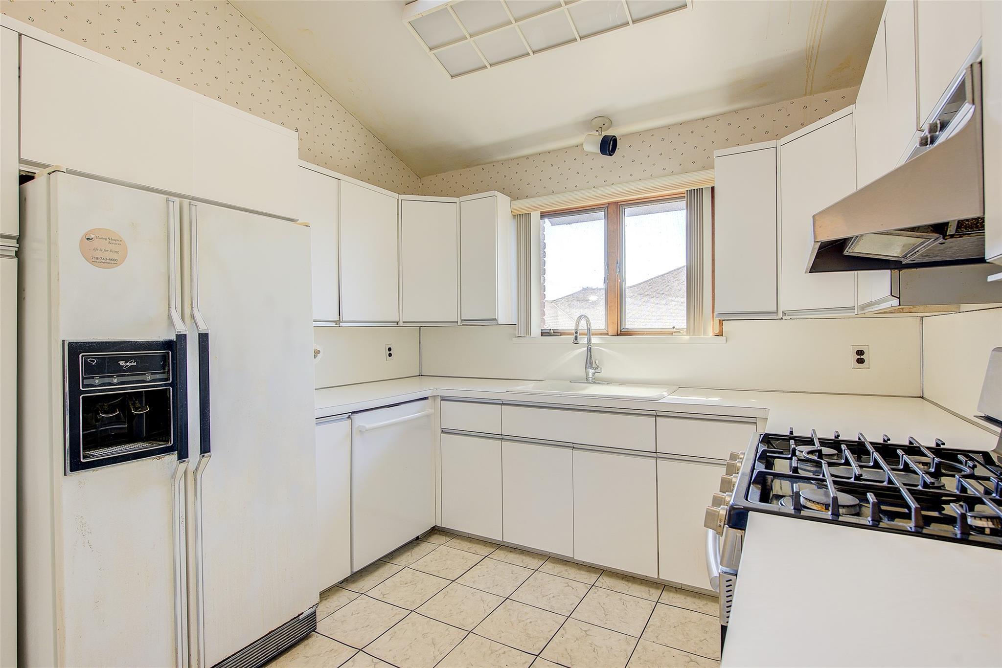 Single Family 28th  Queens, NY 11360, MLS-836435-28