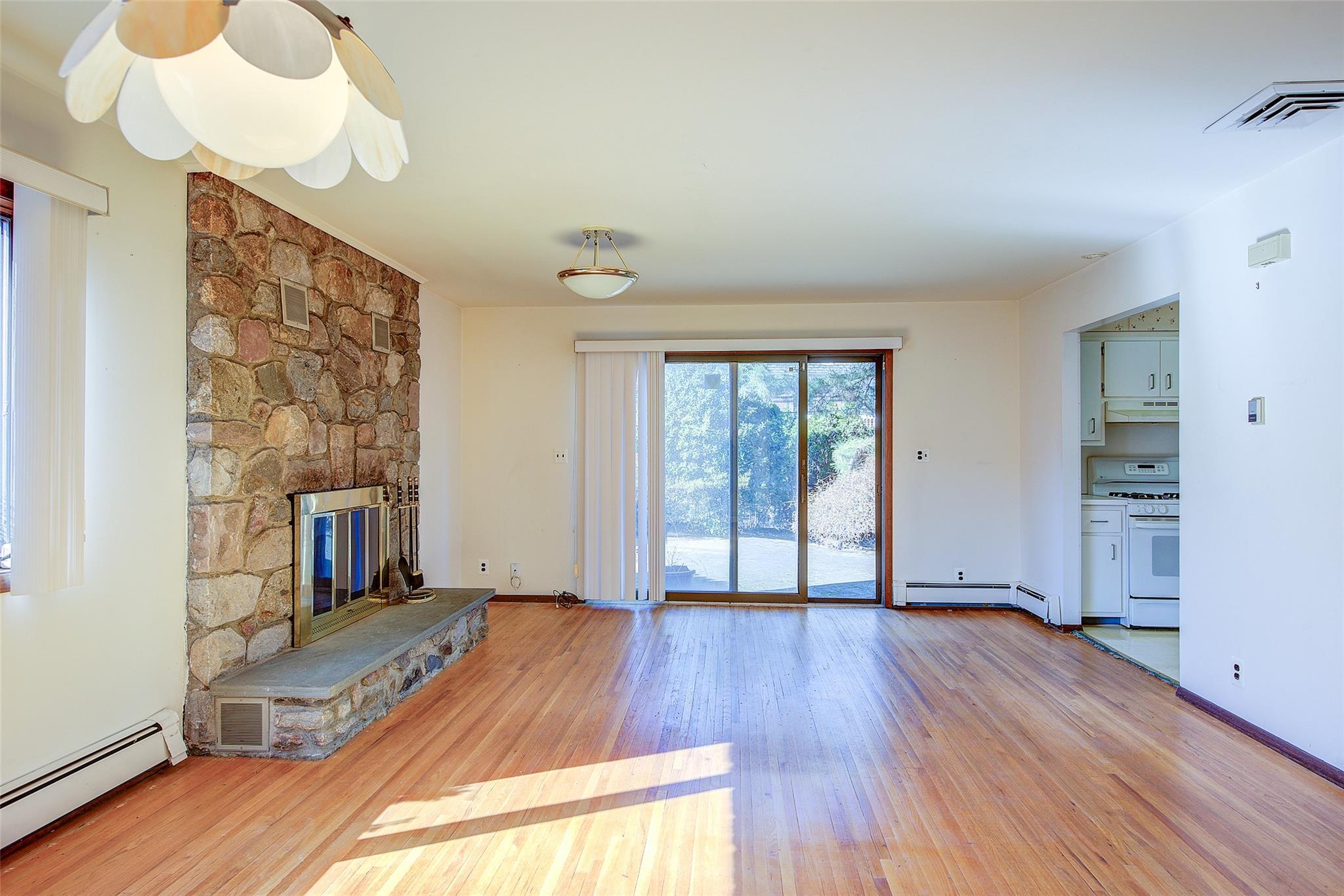 Single Family 28th  Queens, NY 11360, MLS-836435-34