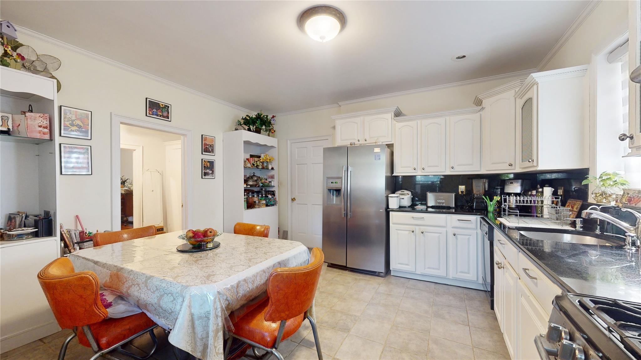 Single Family 30th  Queens, NY 11106, MLS-836466-11