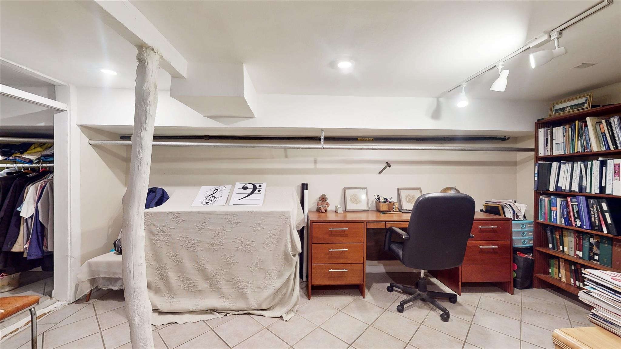 Single Family 30th  Queens, NY 11106, MLS-836466-38